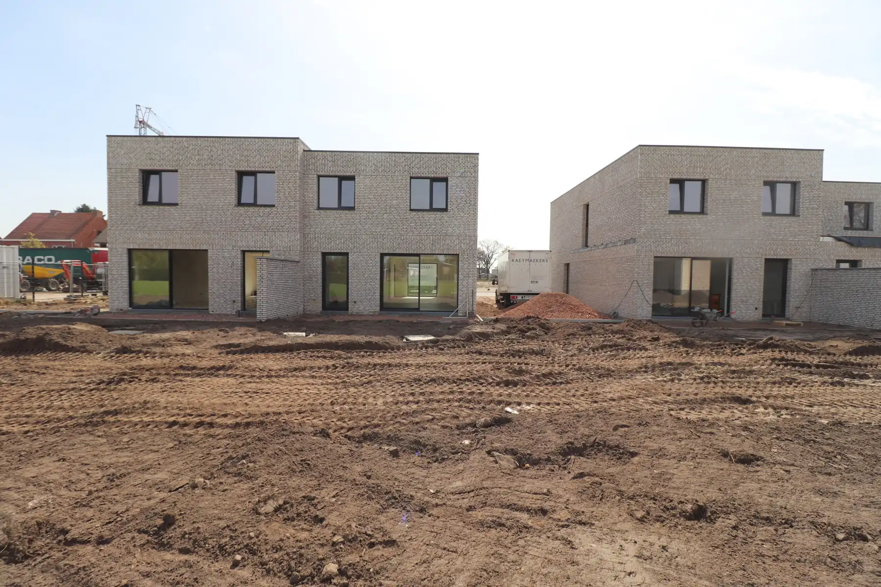 Energiezuinige nieuwbouwwoning met 4 slaapkamers, terras tuin en carport. foto 18