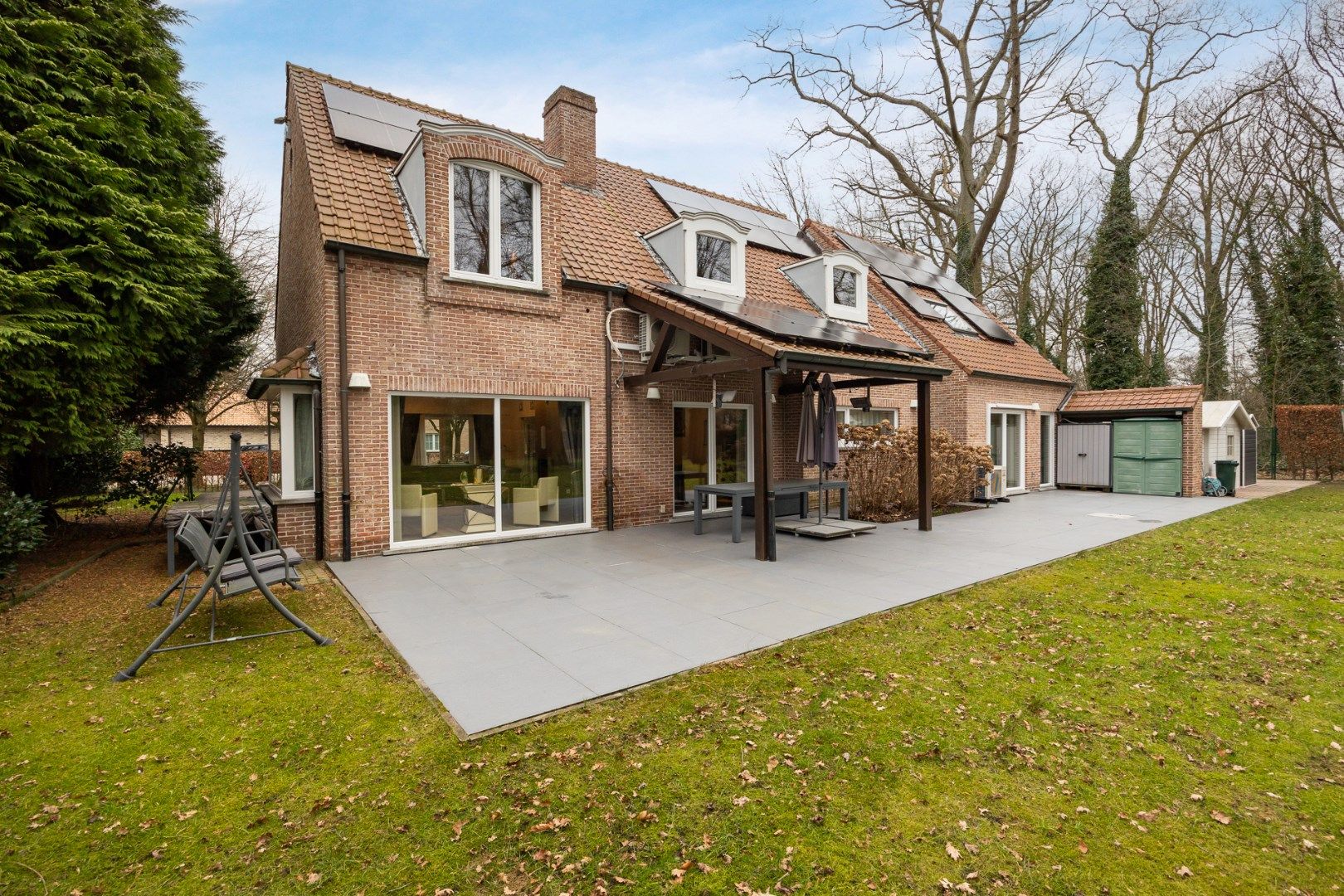 Ruime energiezuinige villa in De List te Schoten met 5 slaapkamers, 2 badkamers, tuin, terras en dubbele garage ! foto 23