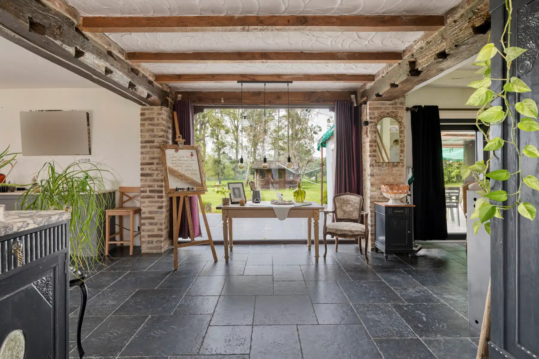 Uitzonderlijk gelegen landhuis omgeven door natuur en rust foto 2