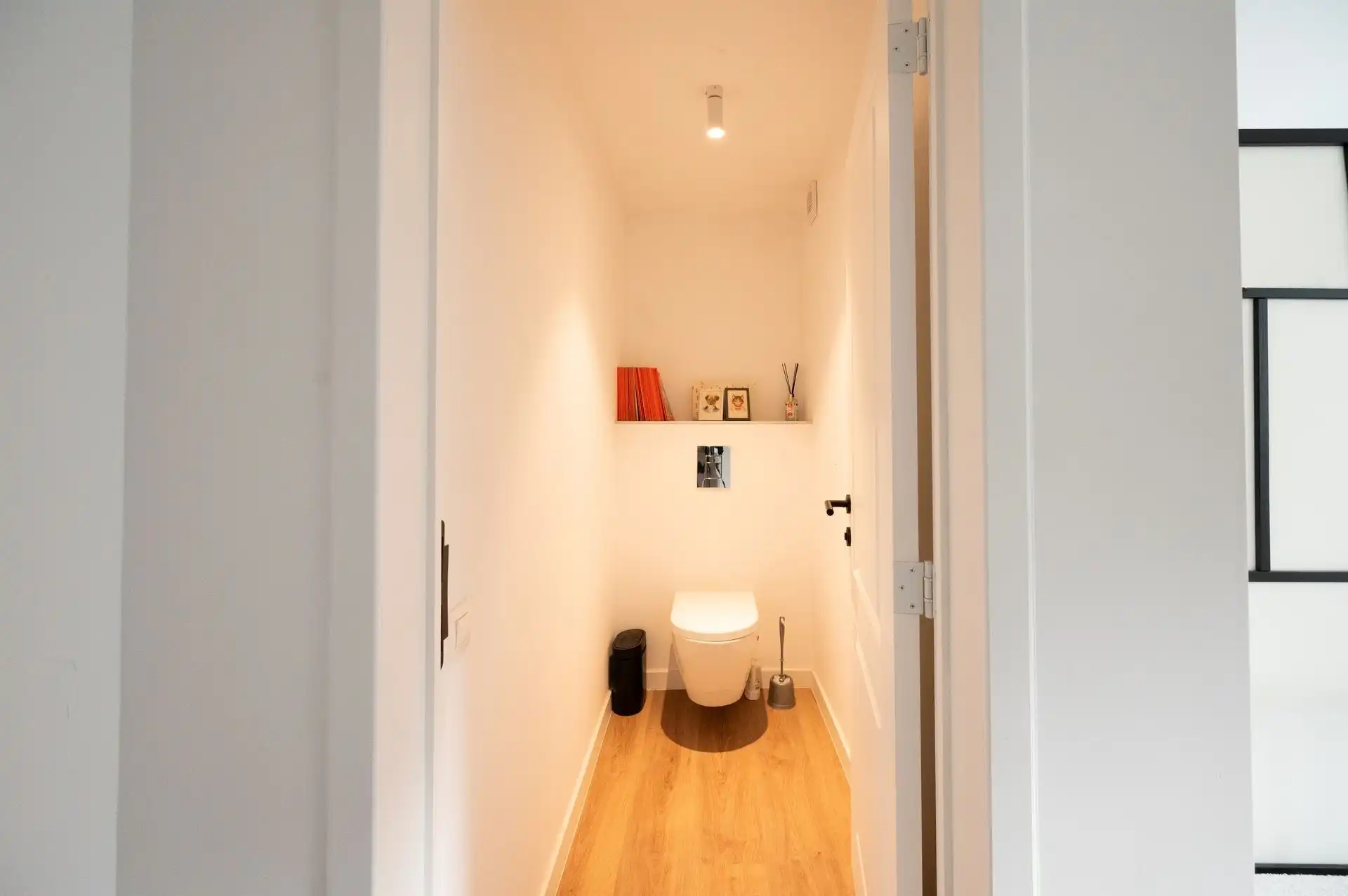 Prachtig gerenoveerde woning met tuin foto 27