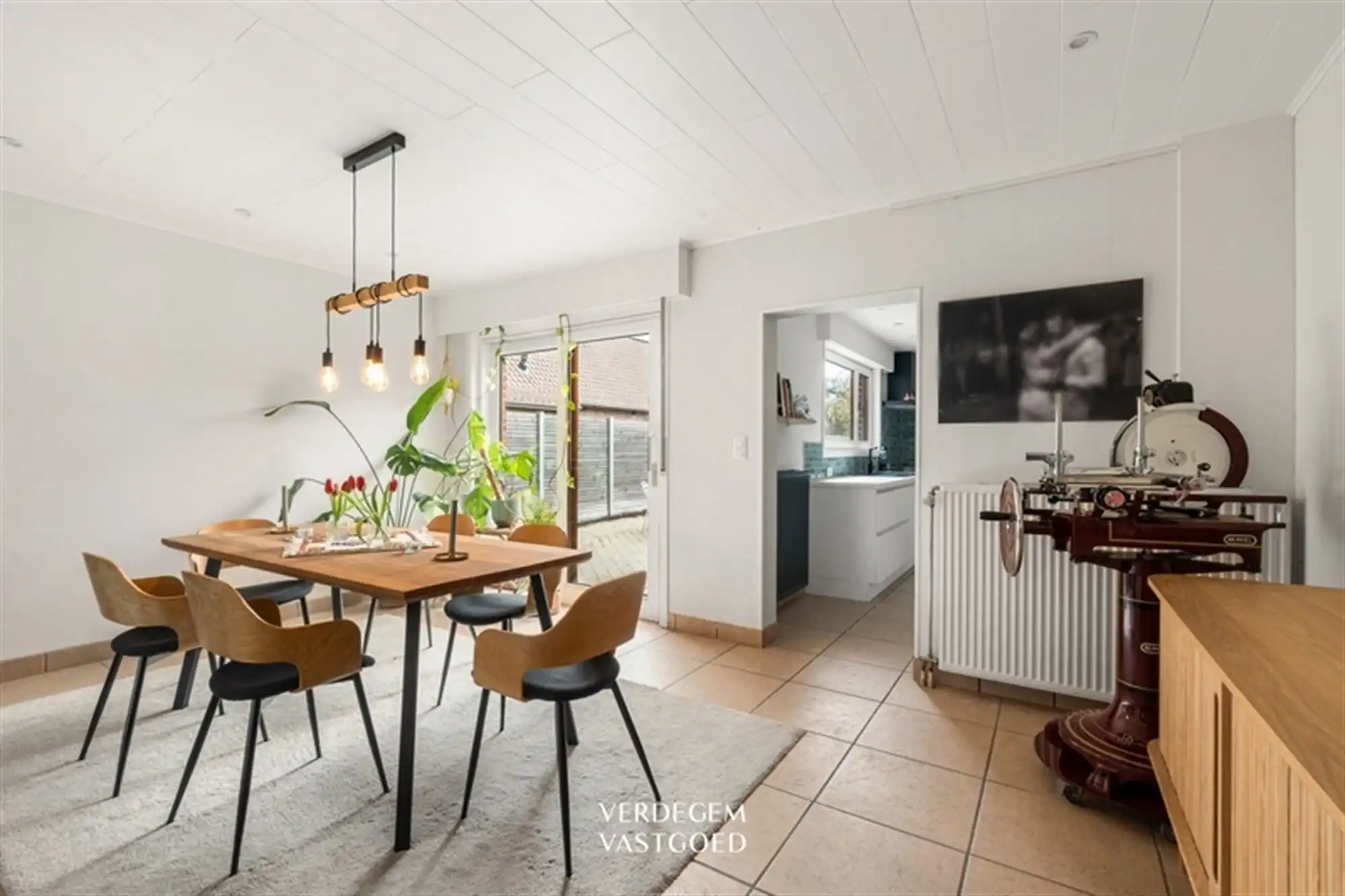 Centraal gelegen woning met heerlijke vibe, 3 slaapkamers en zuid tuin foto 6