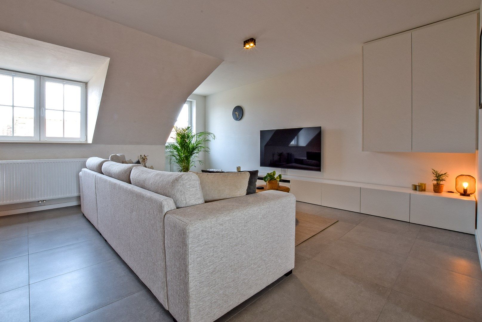 Prachtig recent (2021) duplexappartement (102 m²) met 2 slaapkamers te Nieuwpoort stad. foto 7