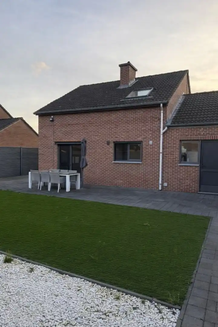 Te huur: Mooie gerenoveerde en energiezuinige woning met 3 slaapkamers in Houthalen centrum foto 3