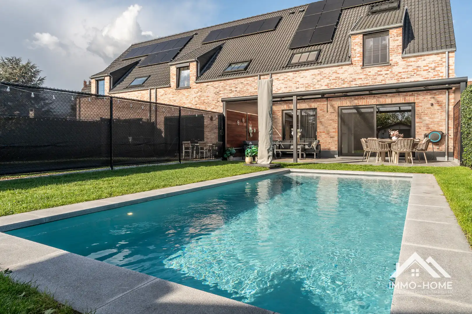 Prachtige instapklare woning met zwembad!  foto 3