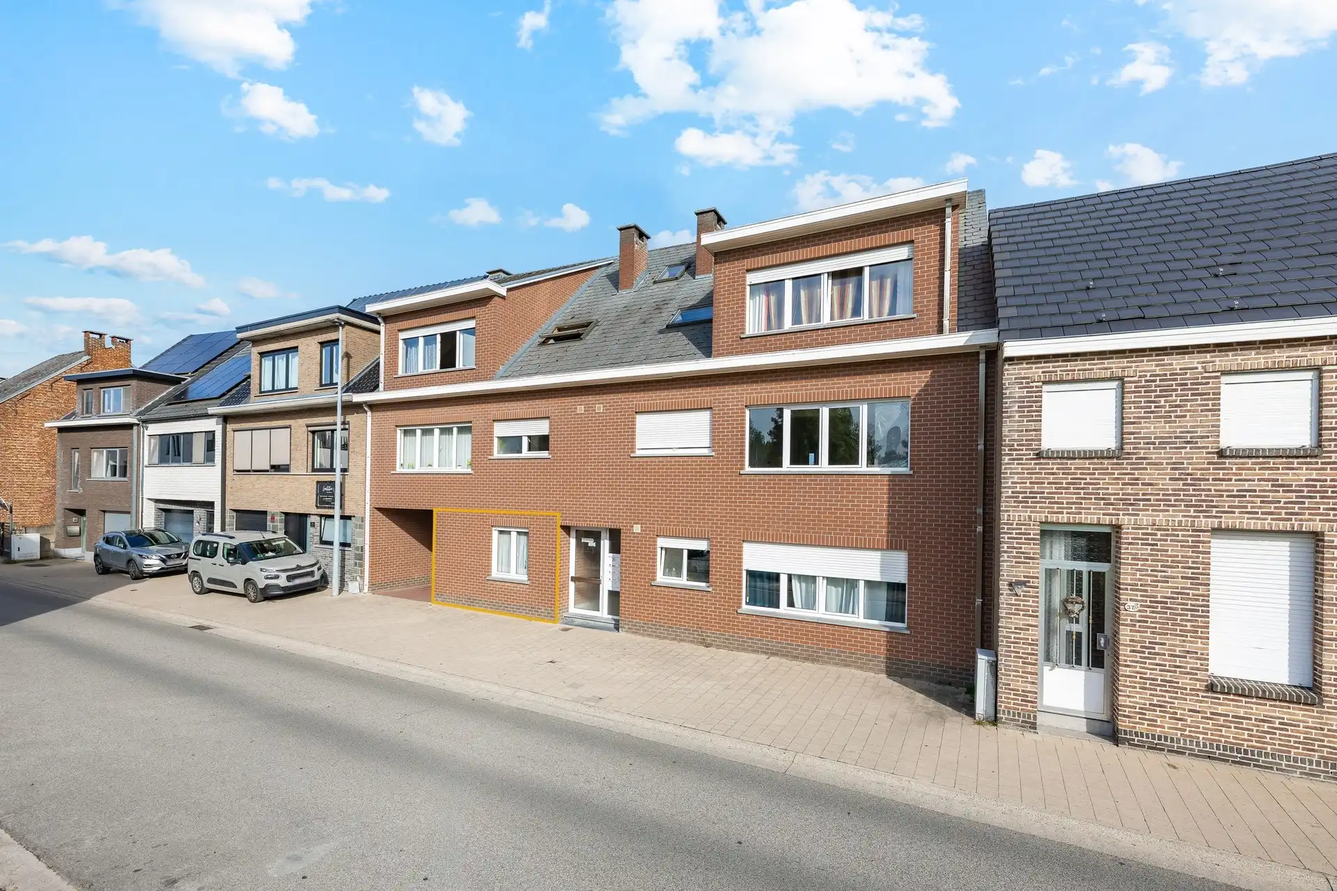 Gelijkvloers appartement met één slaapkamer, grote tuin en garage foto 16