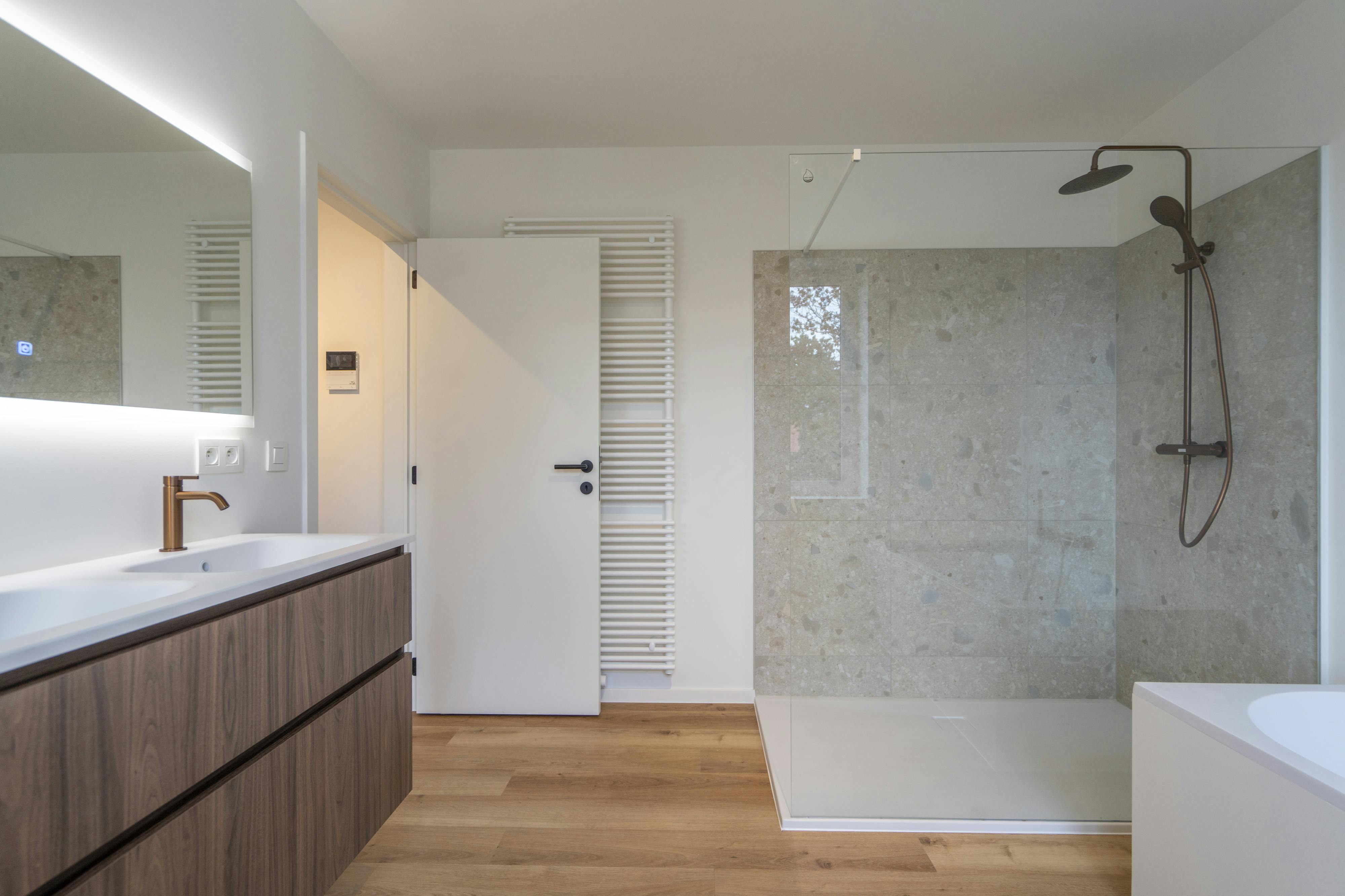 Prachtig vernieuwde ruime woning met EPC A te koop in centrum Kortrijk foto 11