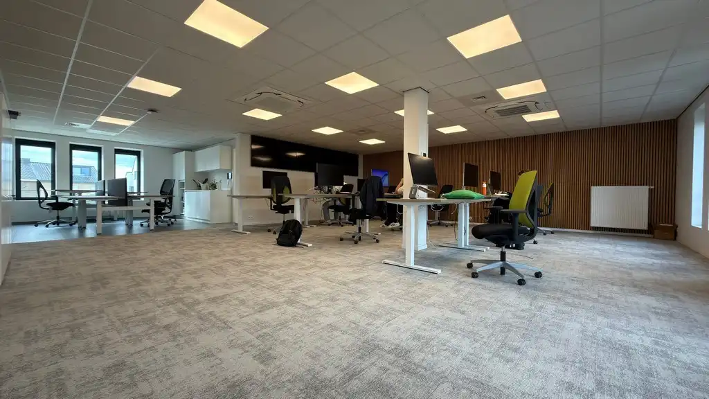 Instapklare kantoren met terras te huur vlakbij afrit E19 in Rumst foto 9