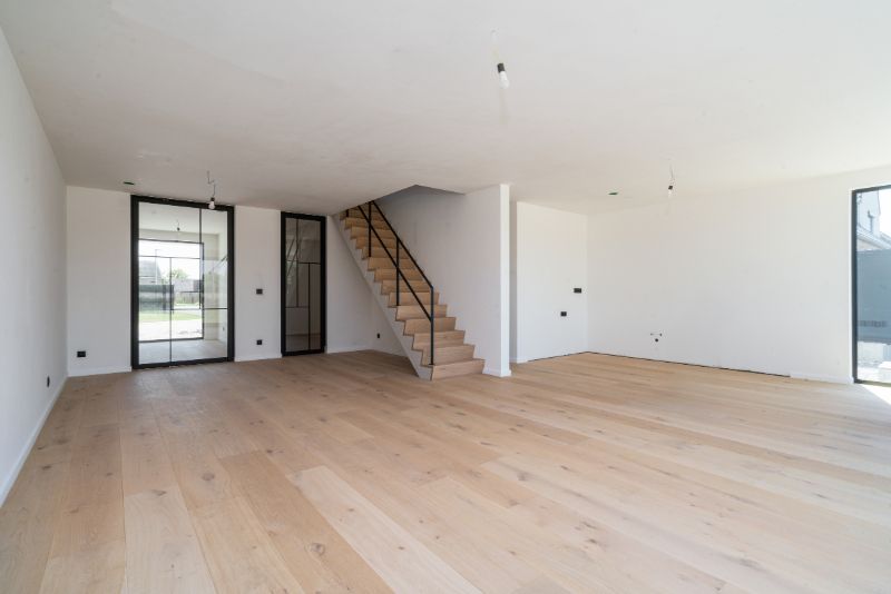 Exclusieve NIEUWBOUW DRIE-GEVELVILLA afgewerkt in duurzame materialen,  3-4 slaapkamers met dressingruimte, domotica en overal massieve eikparket. foto 8