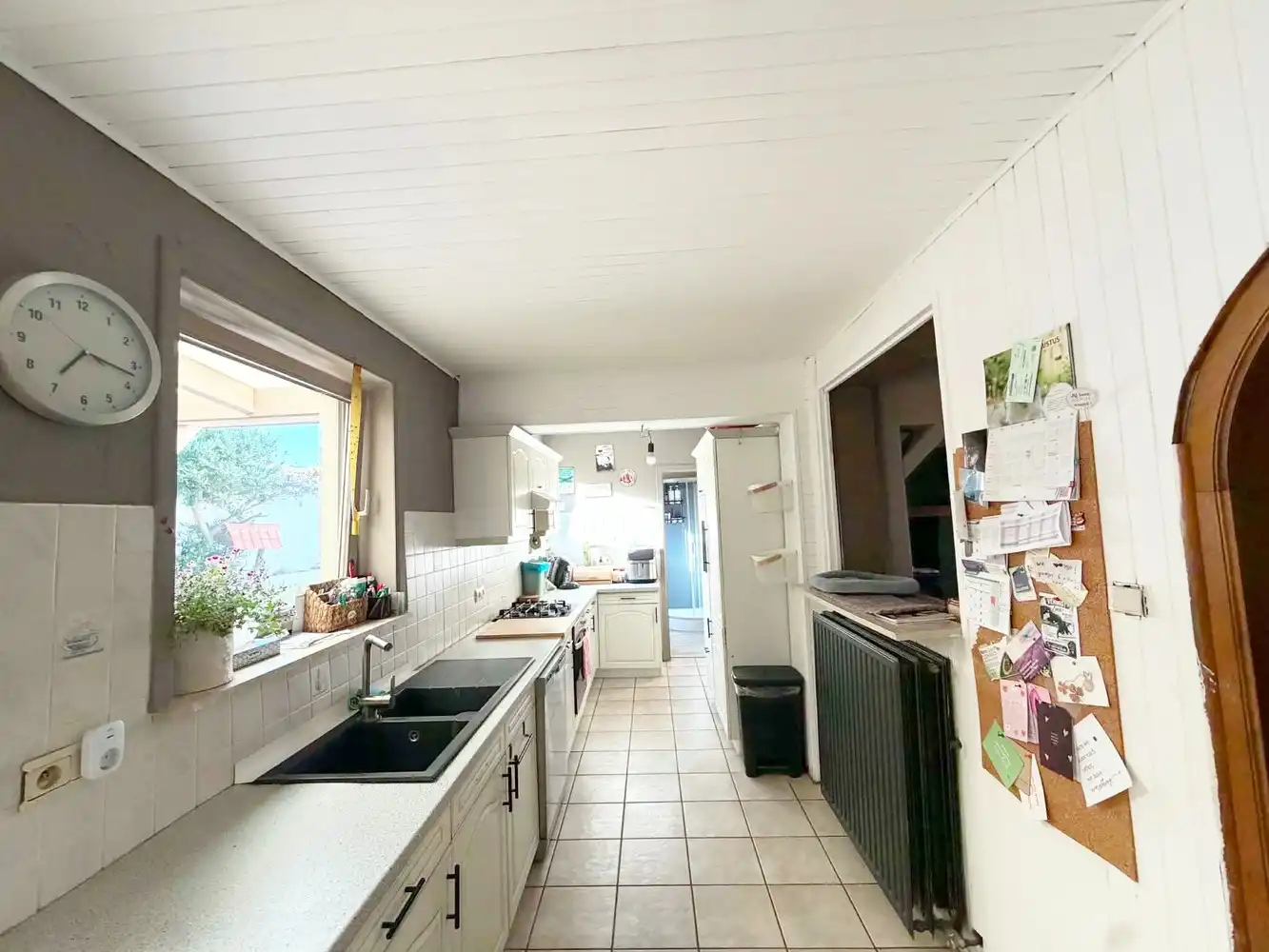 Veelzijdige woning met 3 slaapkamers, ruime bijgebouwen en werkplaats te Okegem foto 7