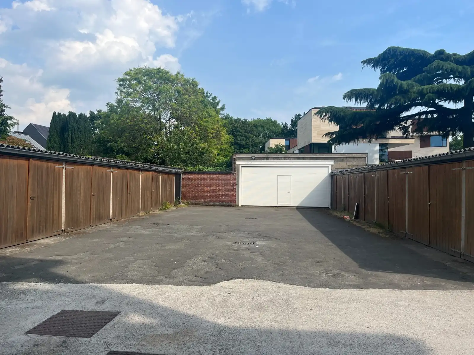 Afgesloten garages te koop foto {{pictureIndex}}