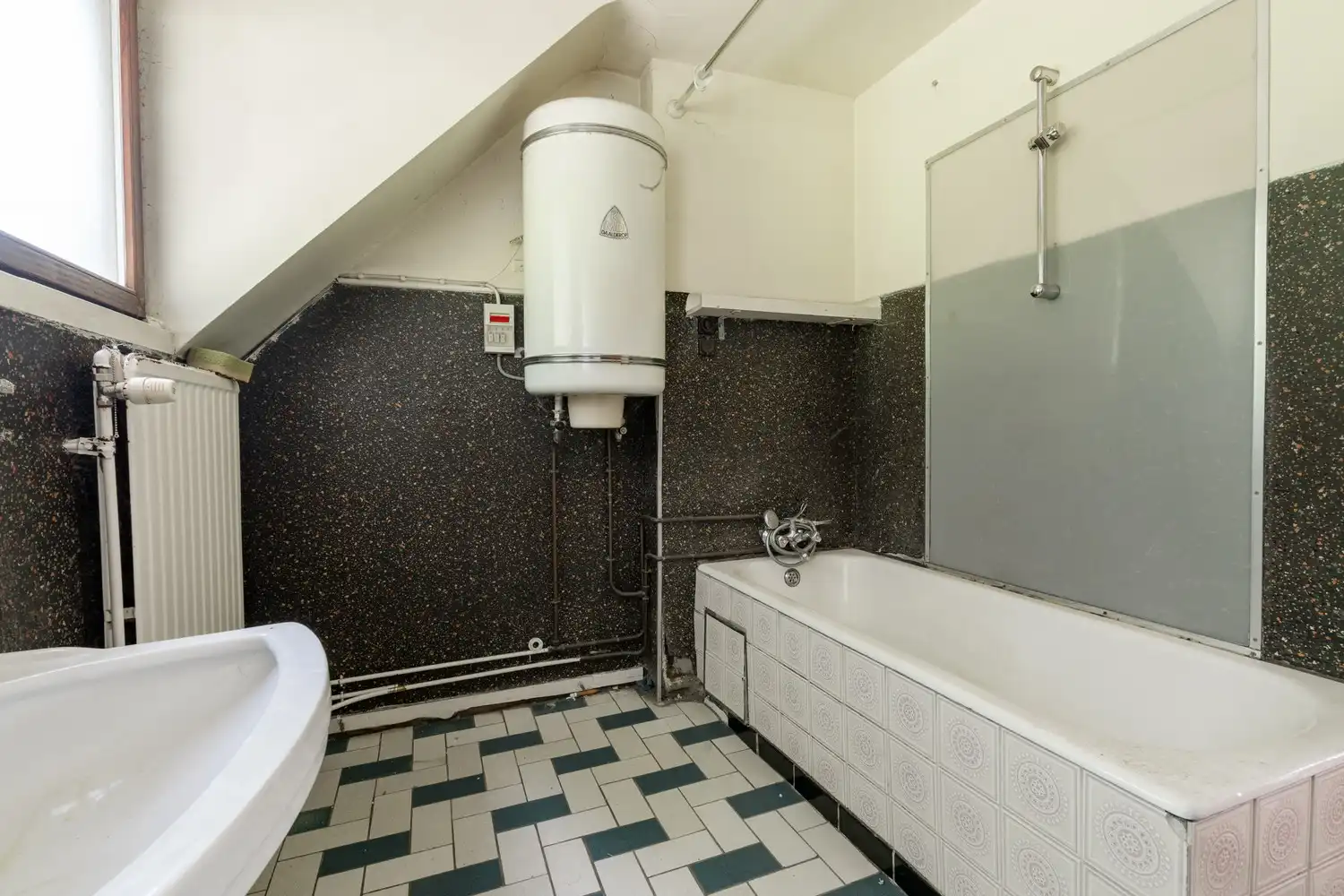 Ruime multifunctionele woning met een toonzaal en een schitterend perceel van 1108 m²! foto 31