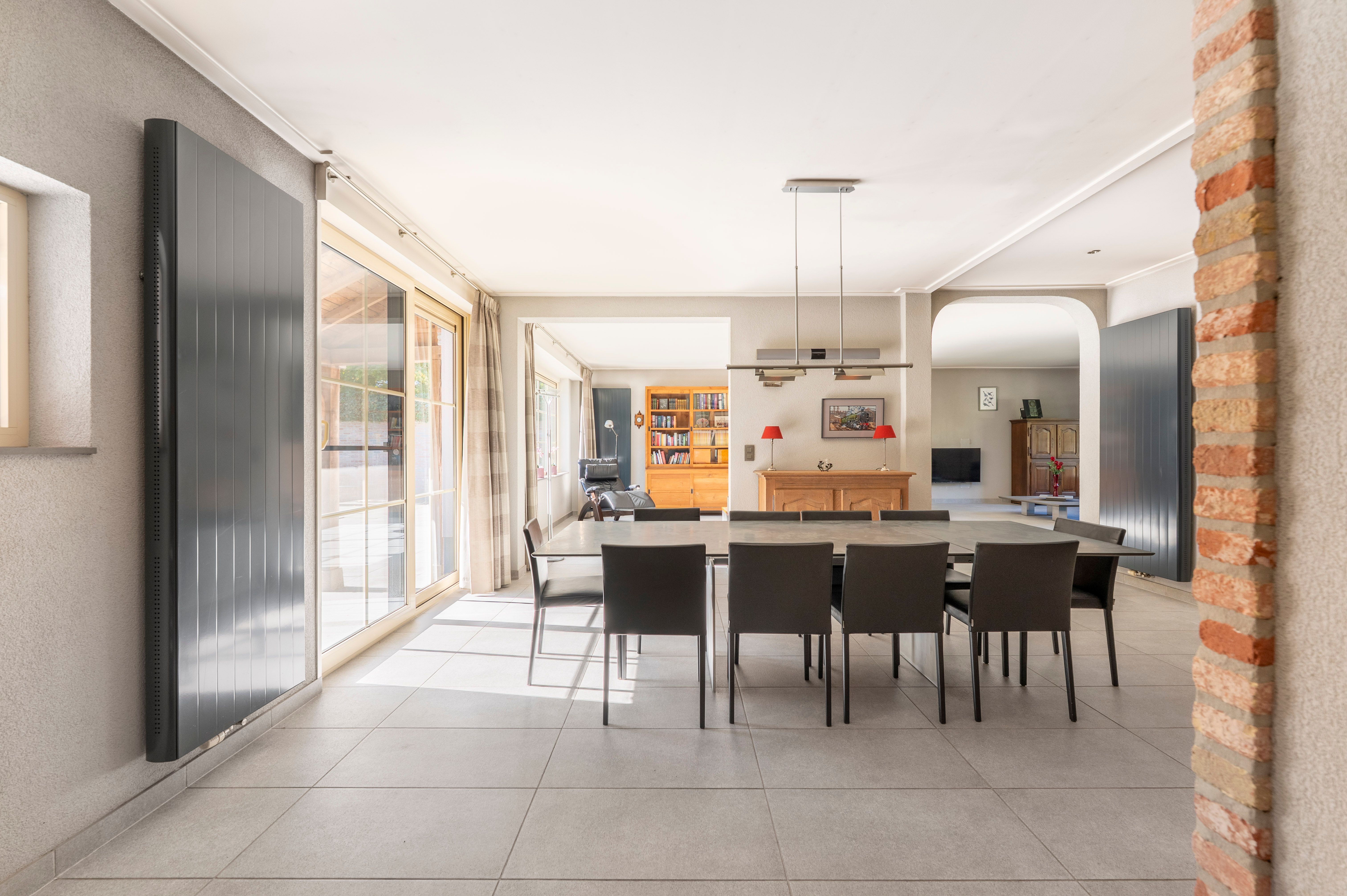 Instapklare laagbouwvilla nabij het centrum van Brasschaat. foto 9