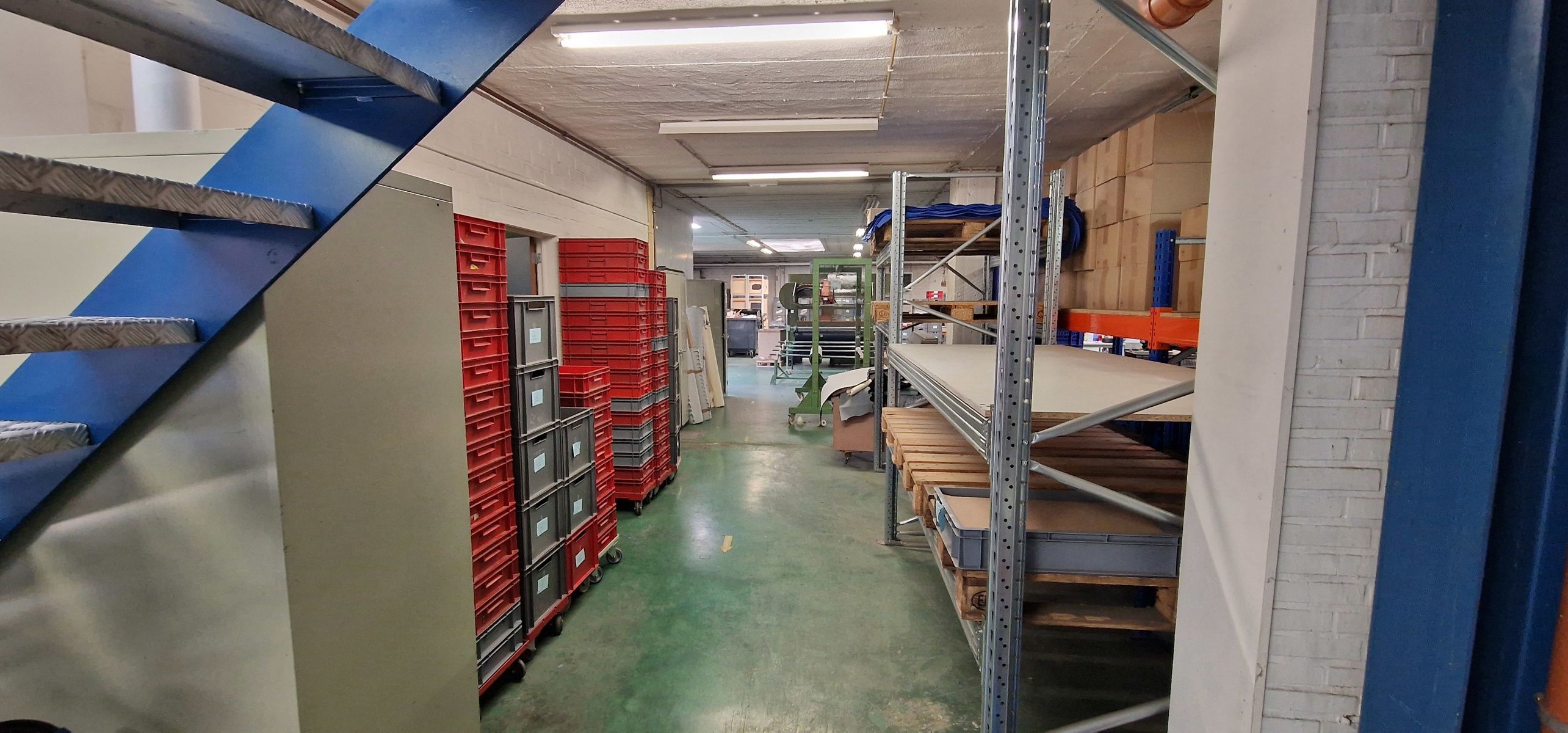Grote magazijnruimte/atelier met kantoor te koop in Deurne  foto 132