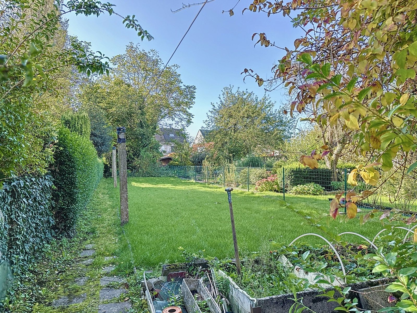 Centraal gelegen woning op mooi perceel foto 22