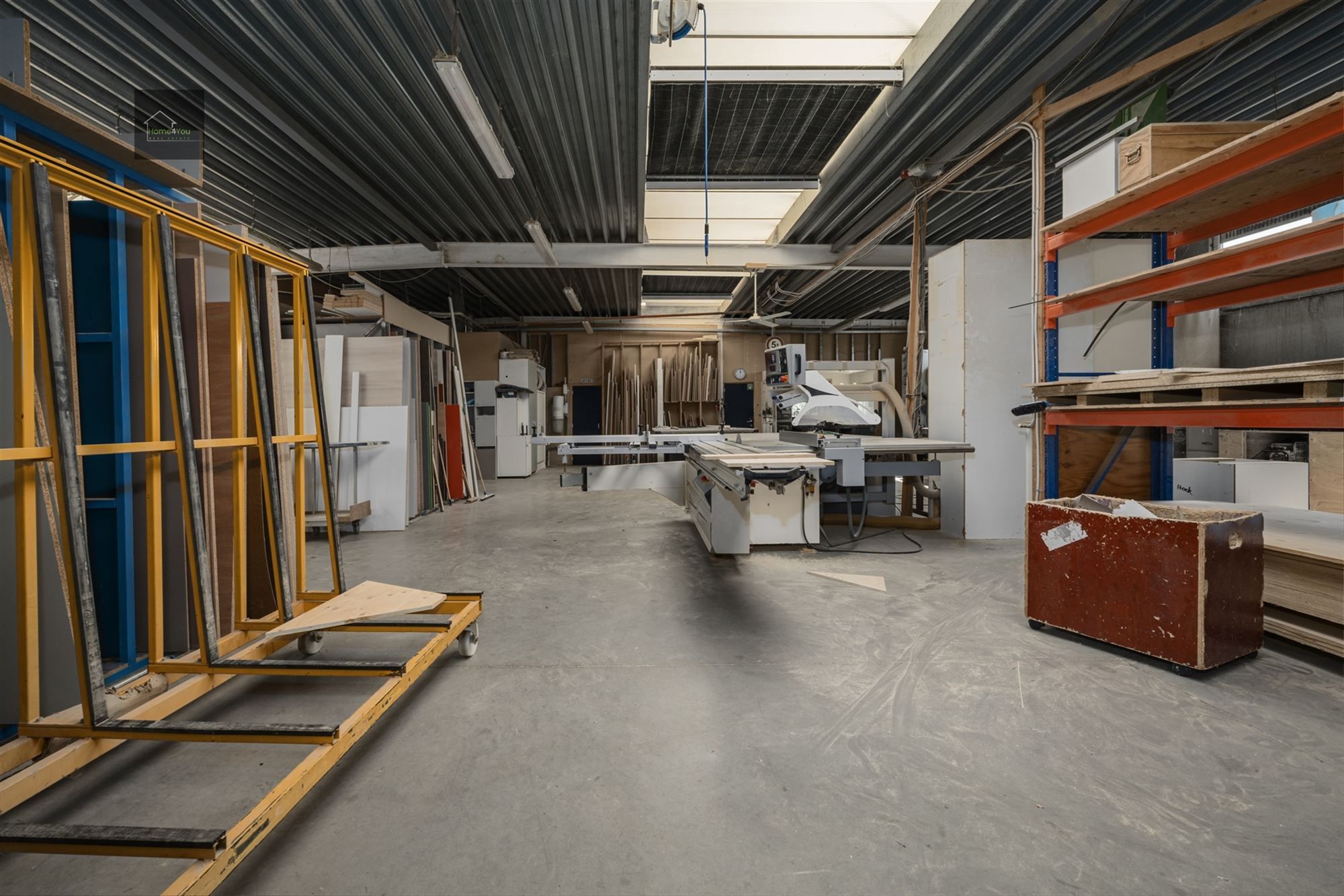  Multifunctioneel bedrijfsgebouw met toonzaal, magazijn, kantoren én woonst op toplocatie. foto 6