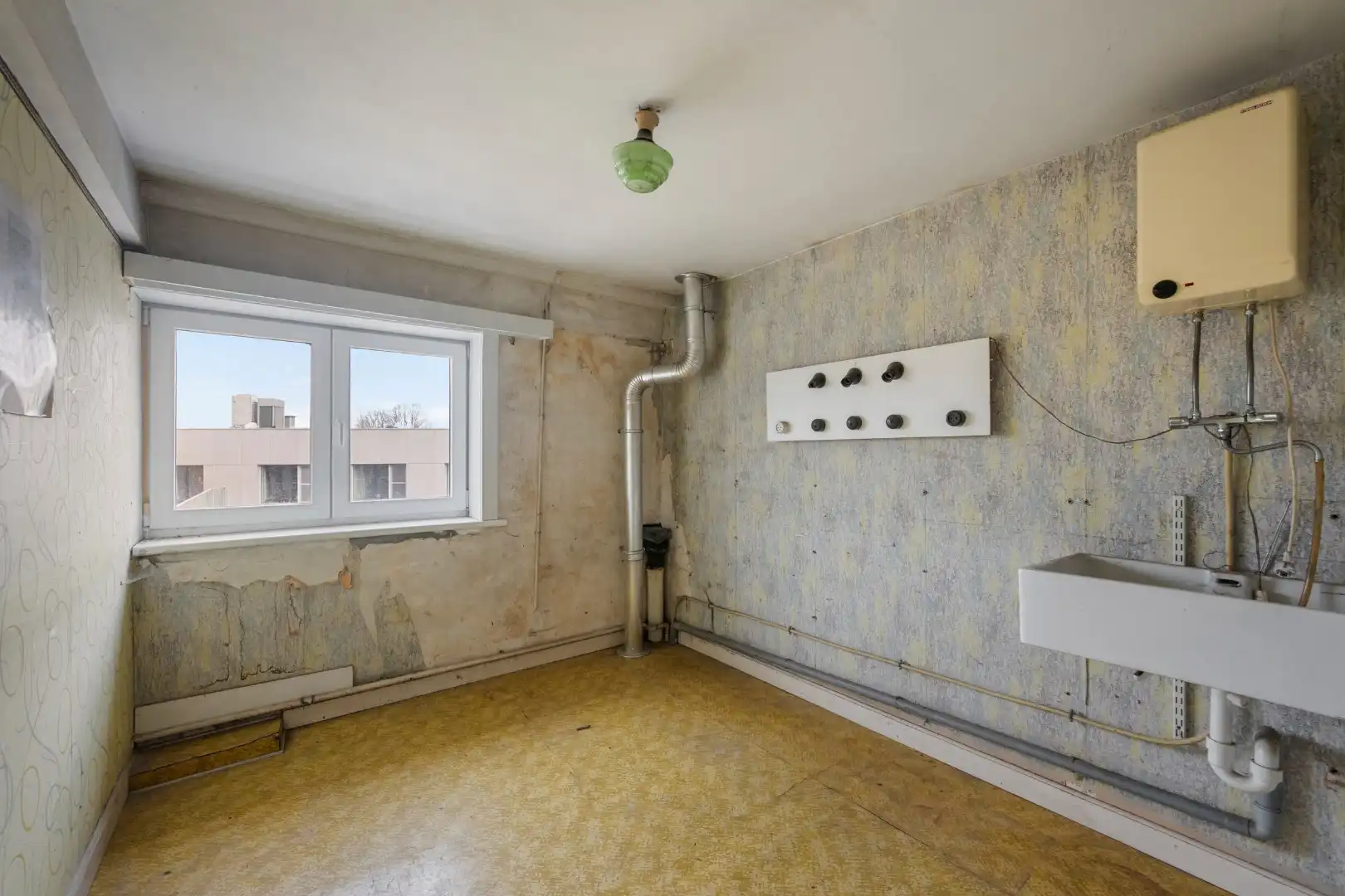 Woning met 7 slaapkamers en tuin met uitweg in Dadizele-centrum foto 18