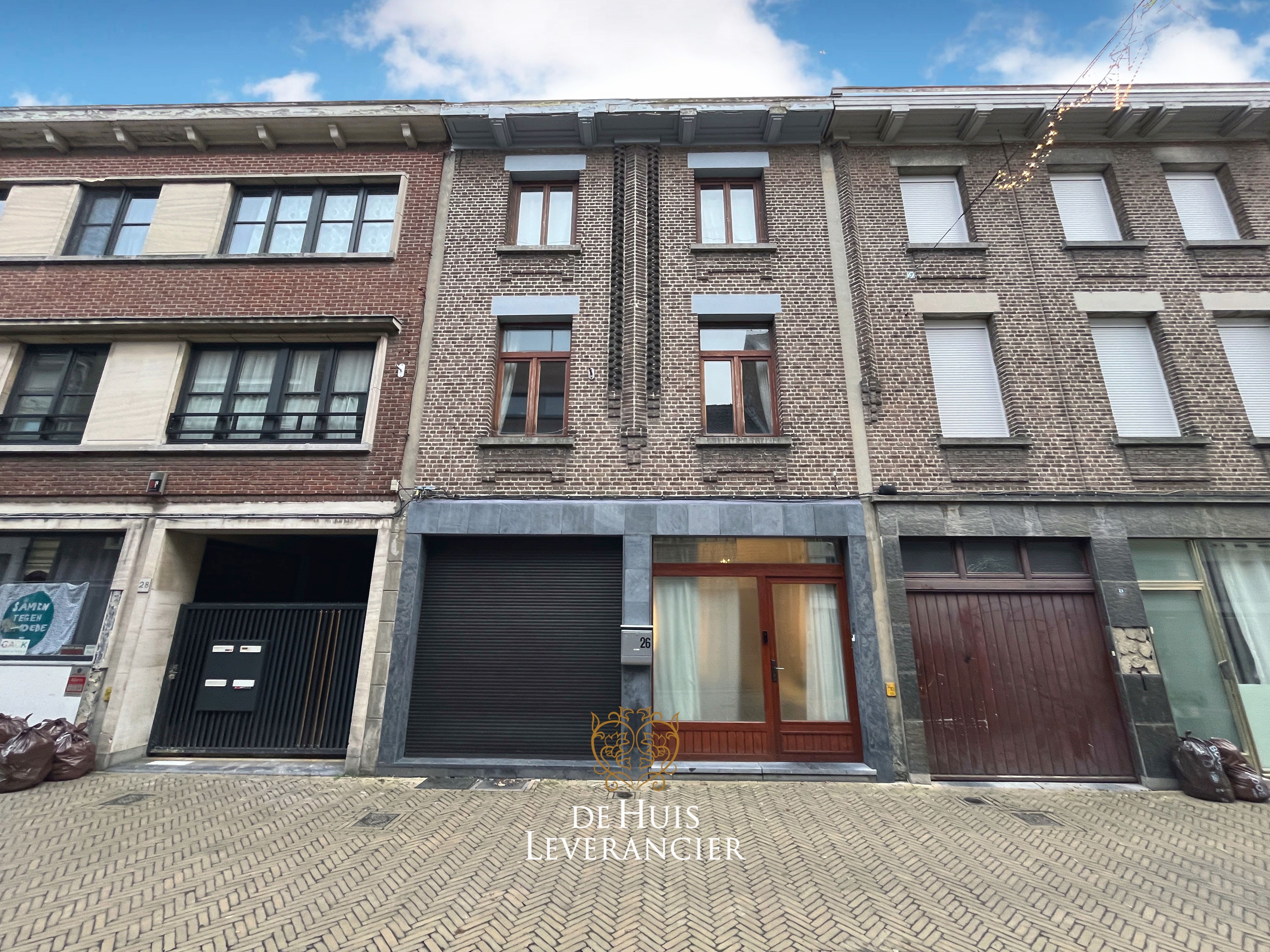 RUIME woning te koop (8 slpks, 2 badk) die ook perfect als tweewoonst kan dienen foto 2