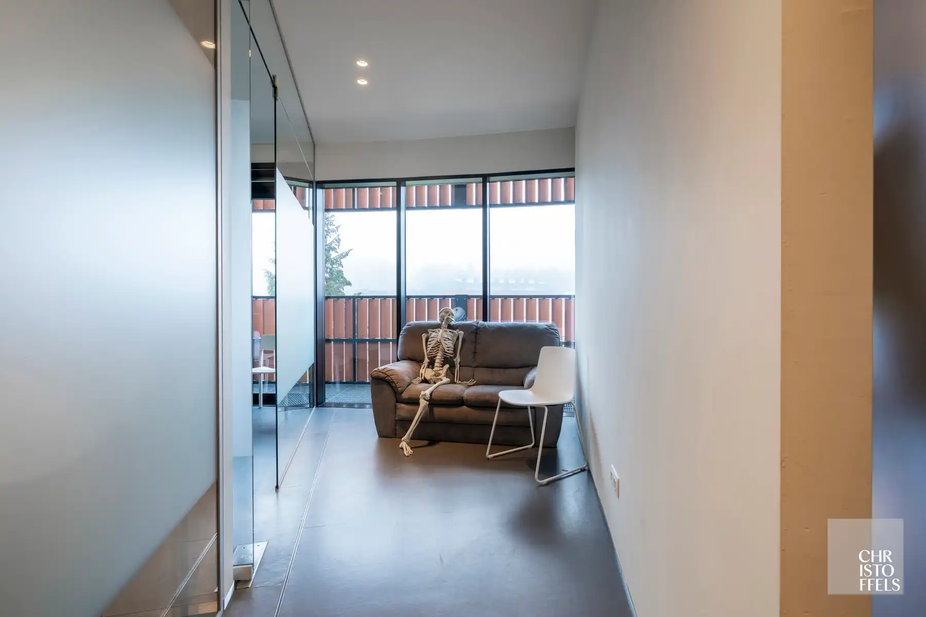 Moderne kantoor/praktijk- ruimte (221m²)  in het iconische Botta-gebouw, centraal gelegen te Genk foto 17