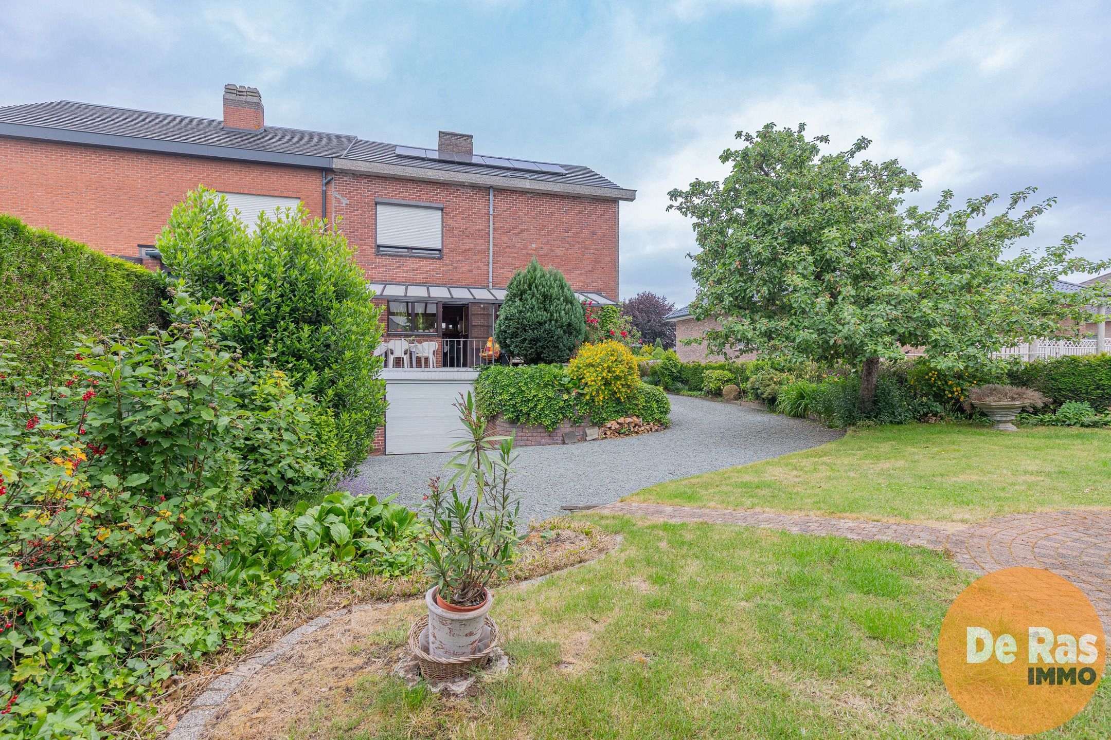 HILLEGEM - Statige HOB op rustige ligging met mooie tuin foto 29