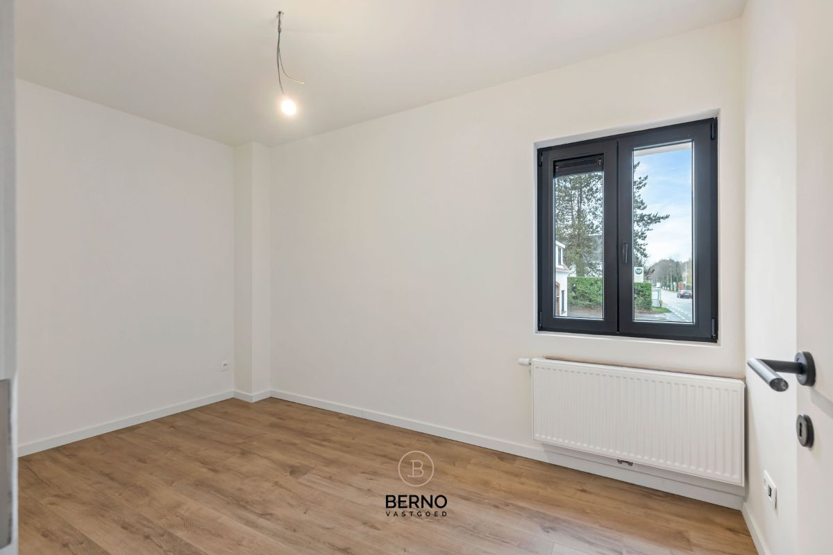 Prachtige (ver)nieuwbouw met autostaanplaats vlakbij de 'Heide' foto 16