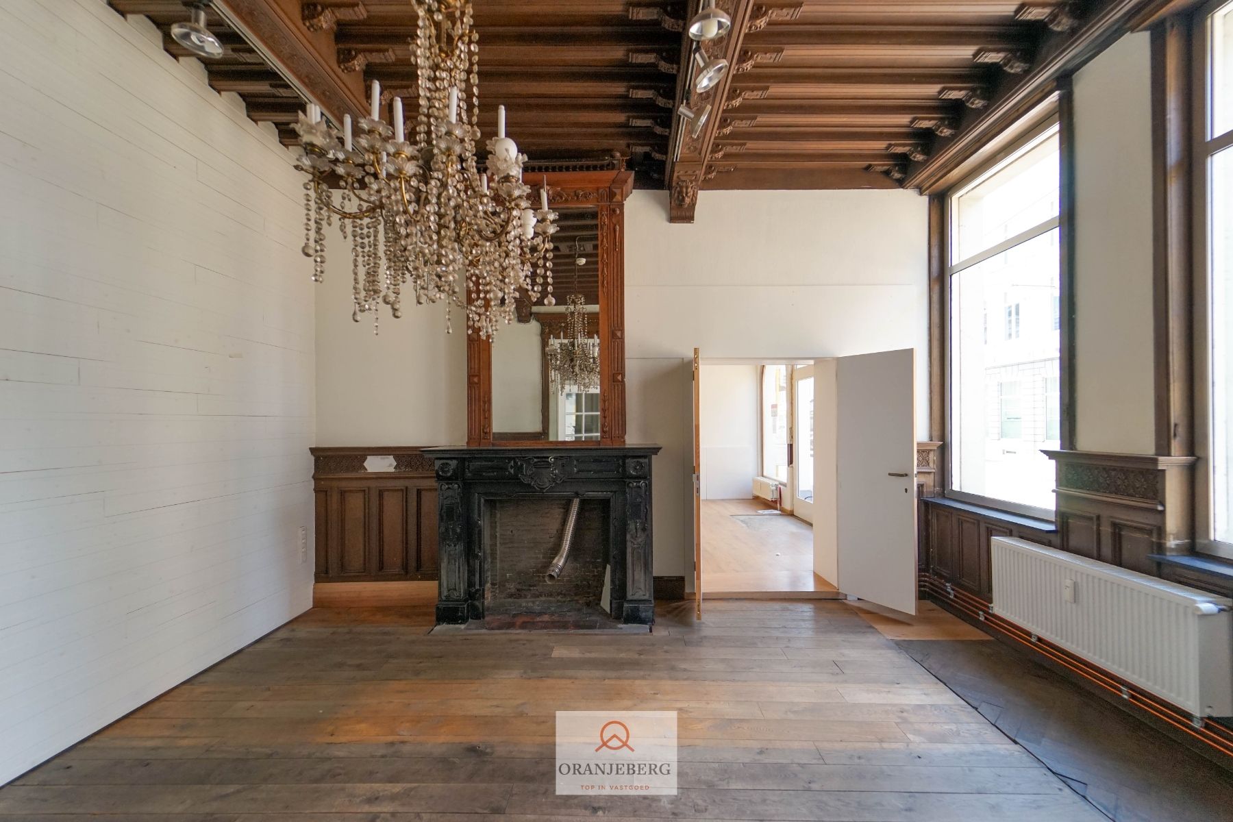 Handelsruimte met authentieke elementen te huur in centrum Gent, aan het Gravensteen foto 10