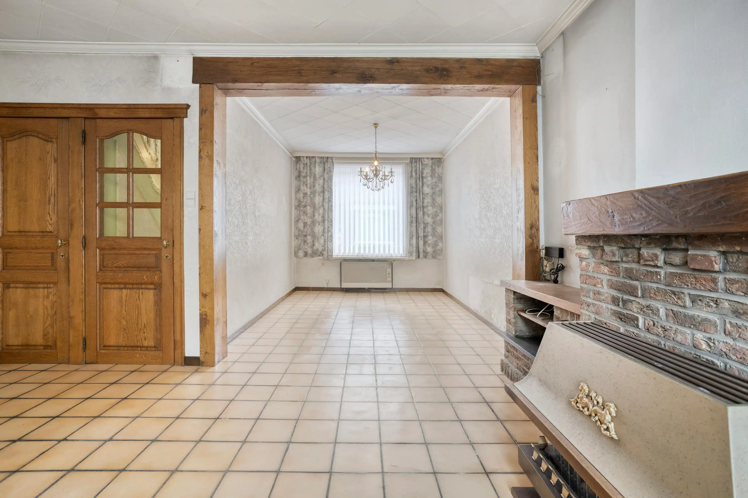 Karaktervolle renovatiewoning in Izegem met veel potentieel! foto 4