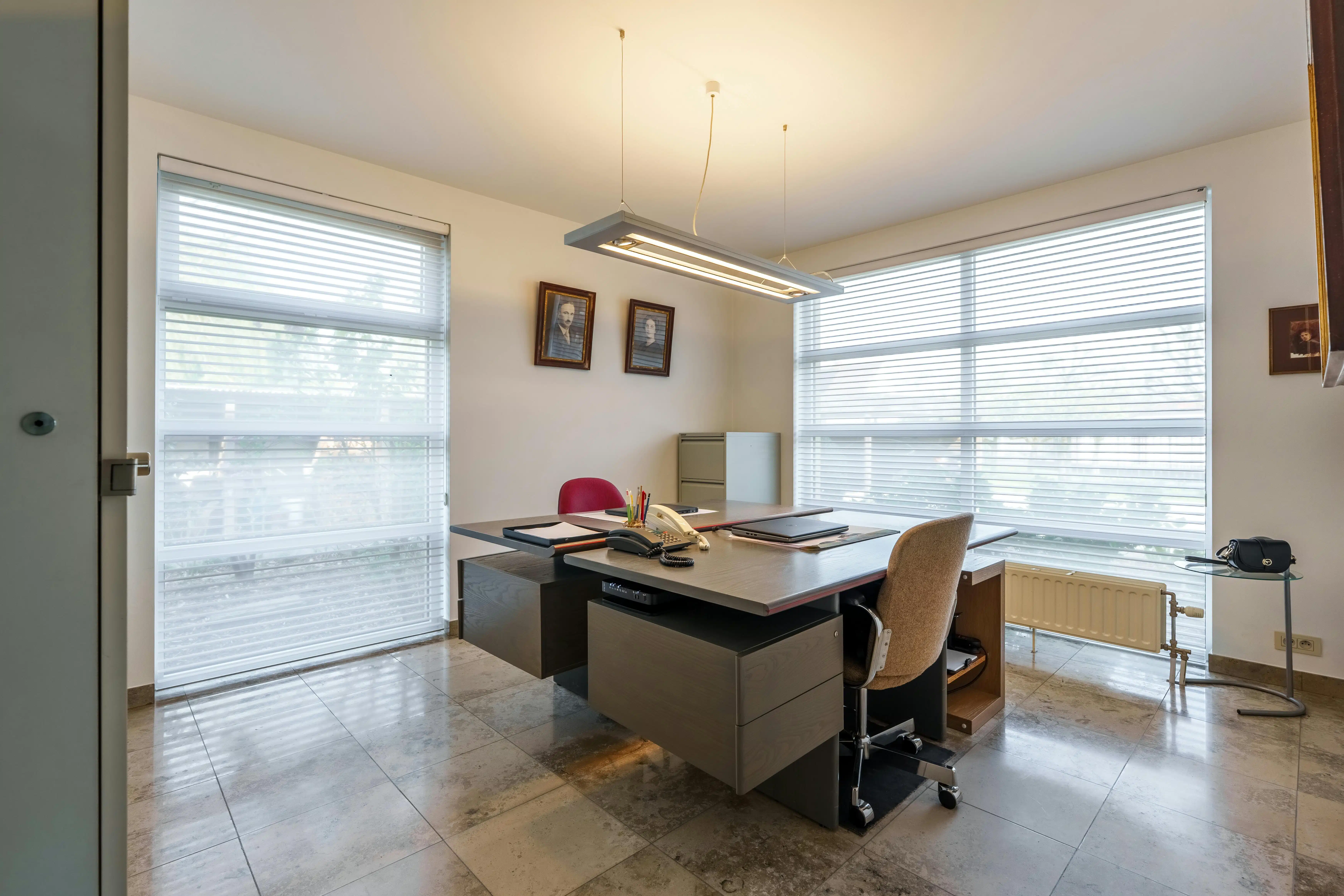 Villa op 2300 m² en vier slaapkamers te koop in Kortrijk! foto 14