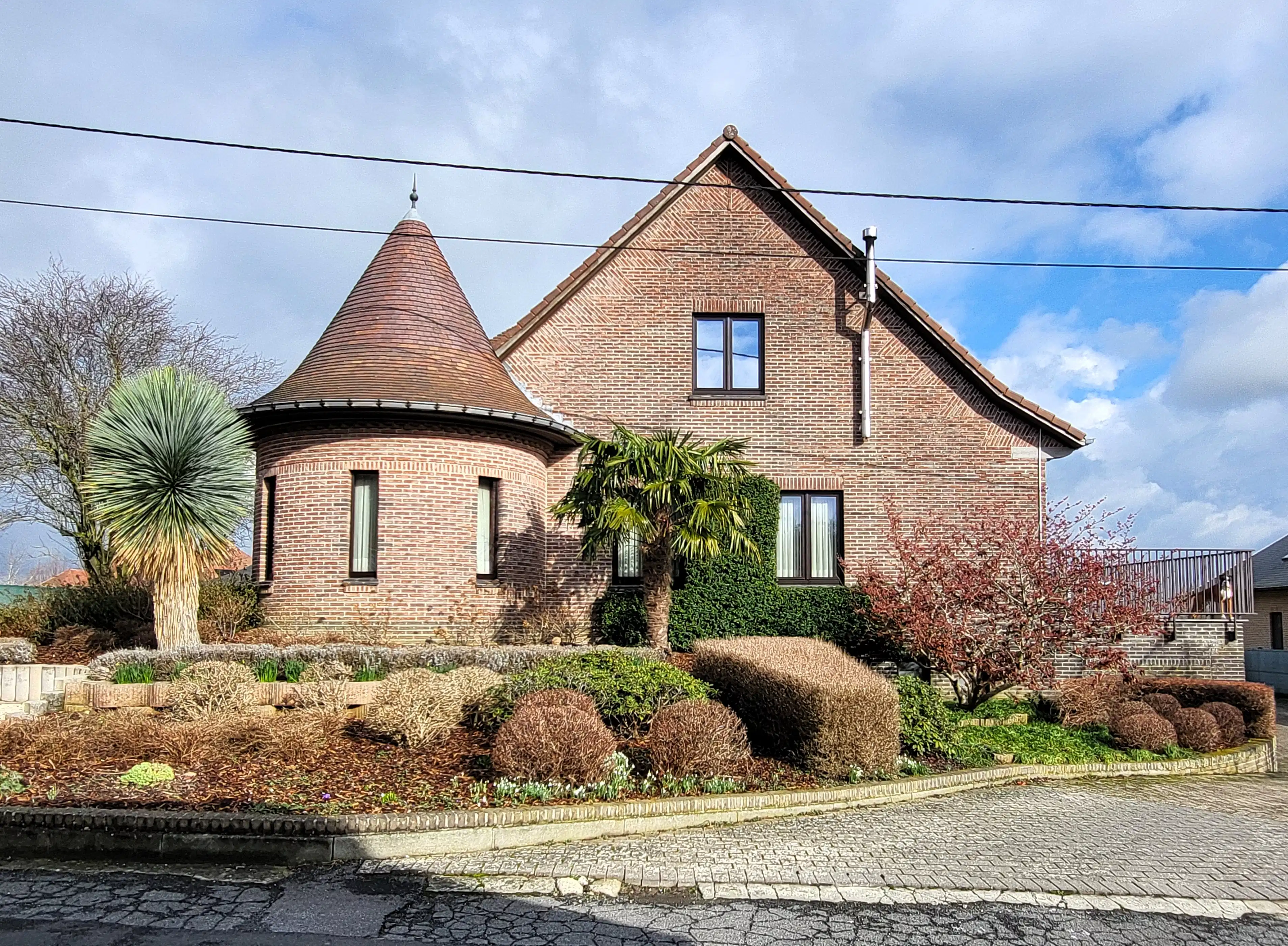 Dit uitzonderlijk ruim en energiezuinig landhuis op 4.149 m² combineert comfort, volume en een instapklare afwerking met tal van mogelijkheden. Topper! foto 3