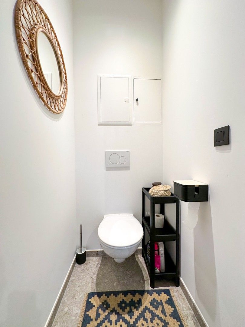 Instapklaar appartement met twee slaapkamers en terras nabij station Gent-Sint-Pieters foto 9