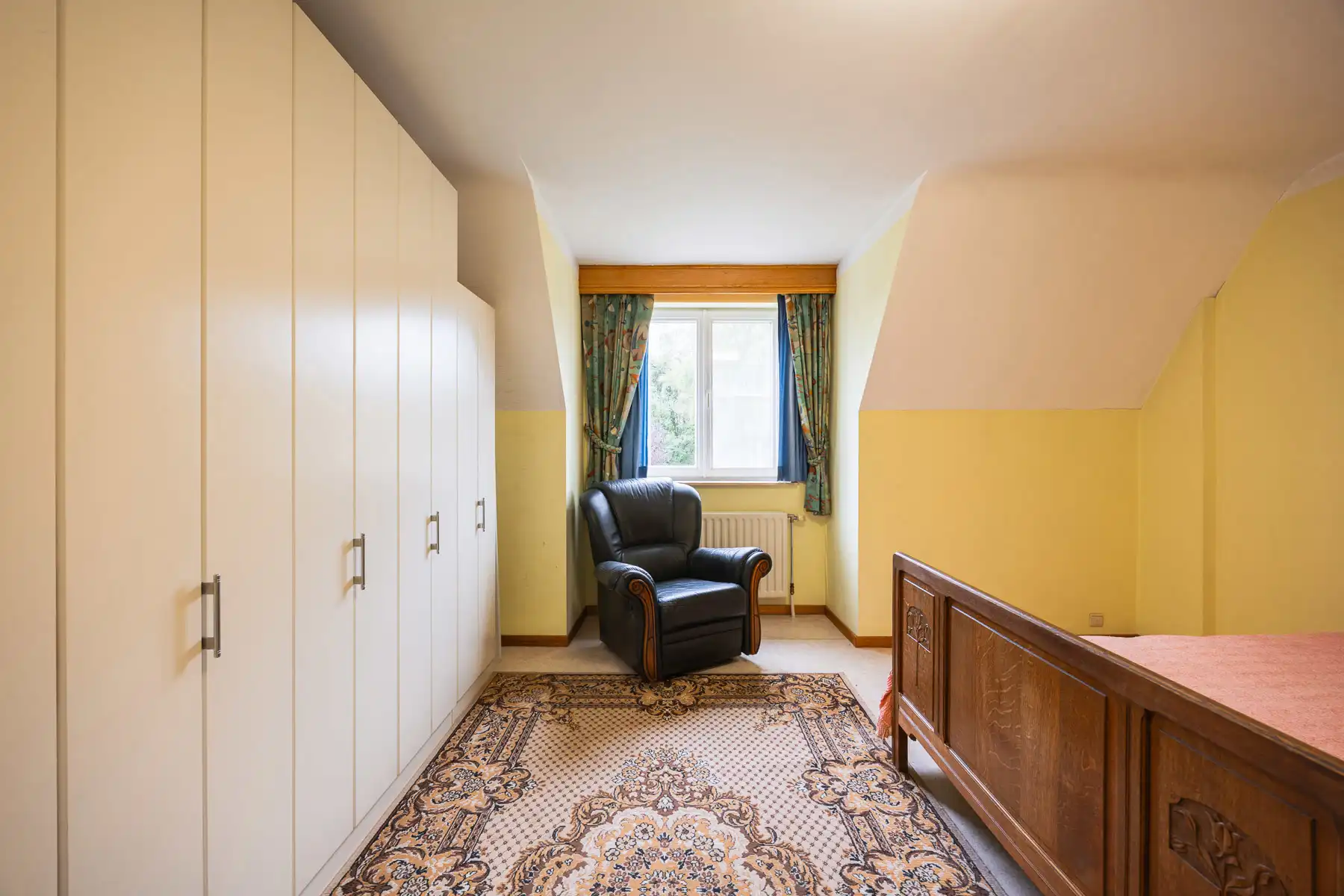 Statige villa met uitzonderlijk veel ruimte en potentieel  foto 22