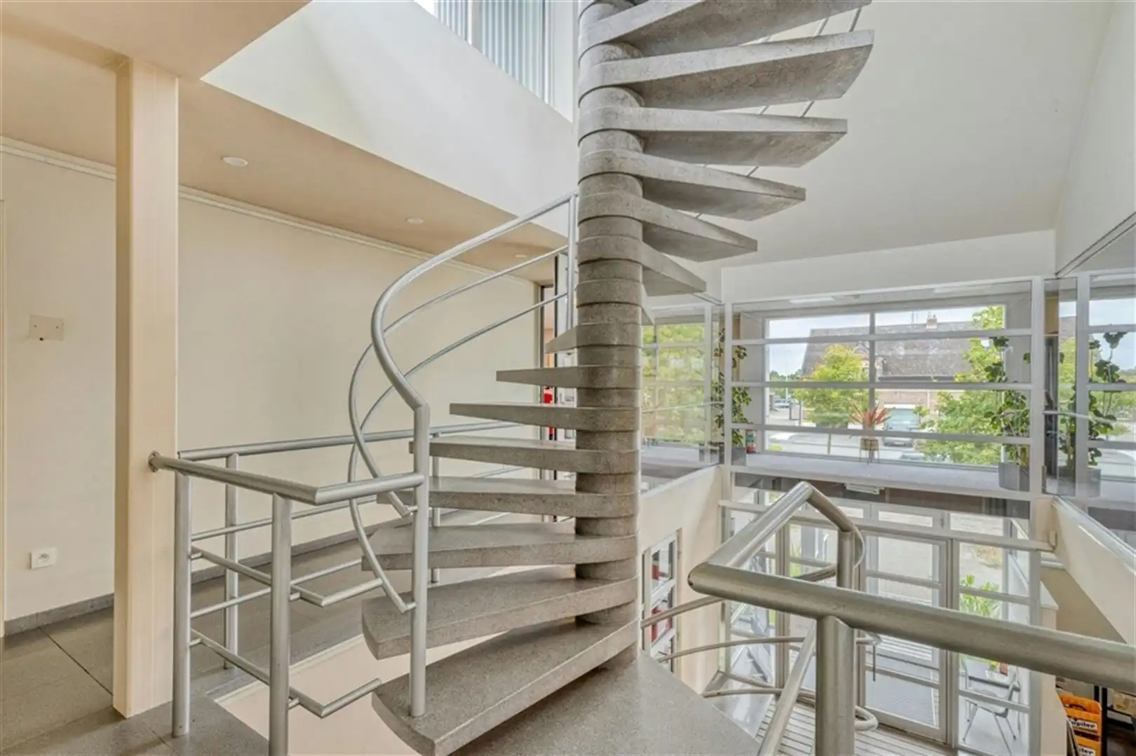 Kantoorgebouw te huur in Destelbergen; 540m² foto 8