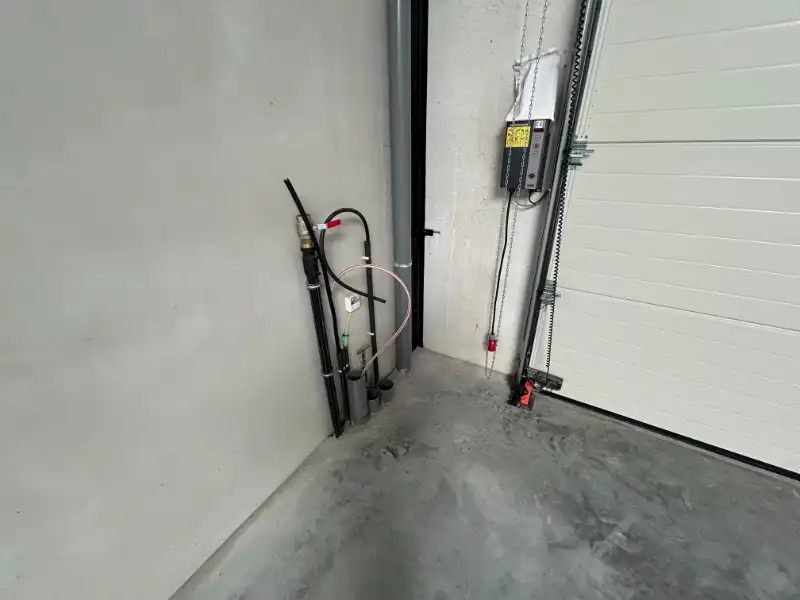 Recent magazijn 223 m² met 2 parkings foto 7