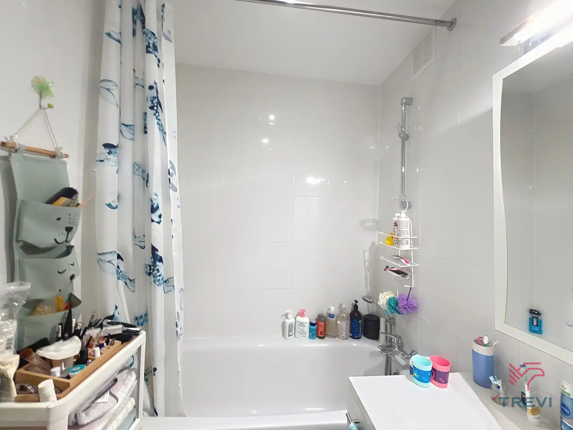 Mooi, licht appartement - 2 slaapkamers vlakbij Altitude 100 foto 8