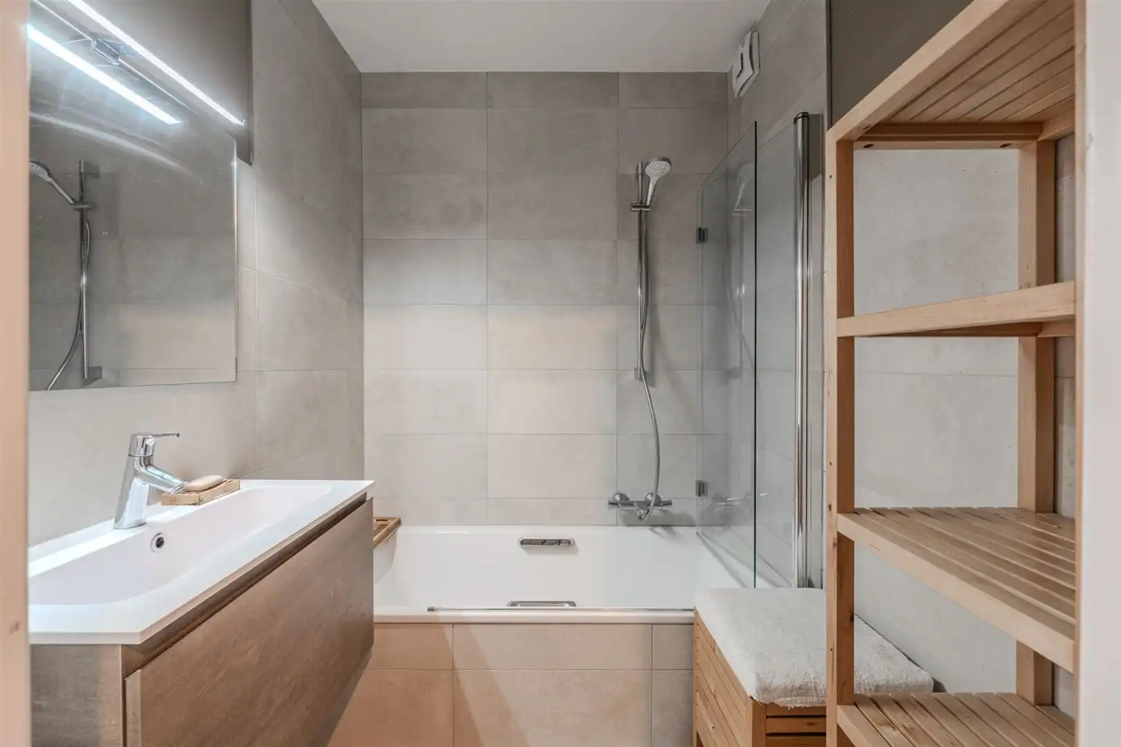 Ruim 2 slaapkamer appartement met lateraal zeezicht foto 18