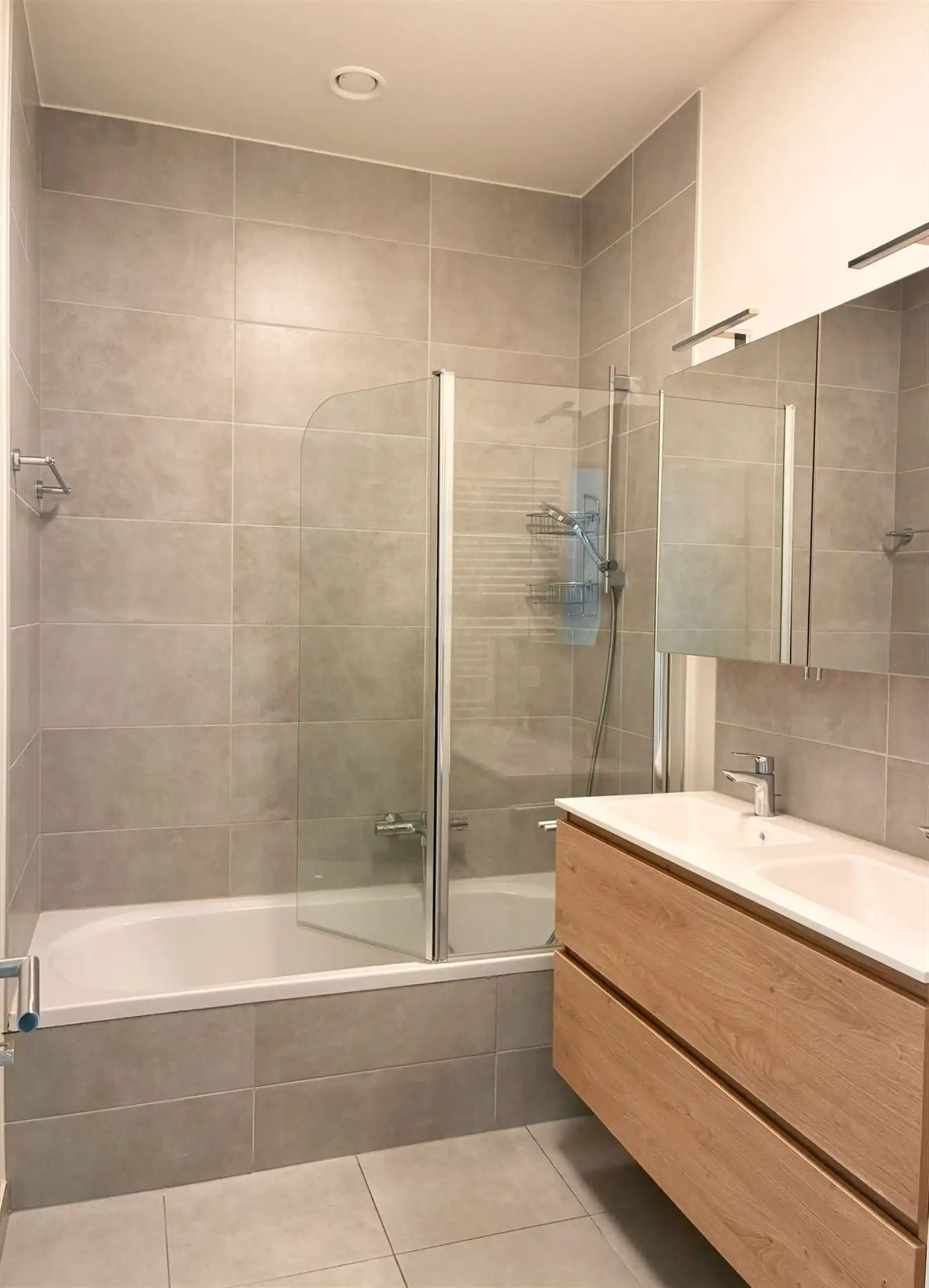 Appartement 2 slaapkamer met terras, berging en parkeerplaats foto 8