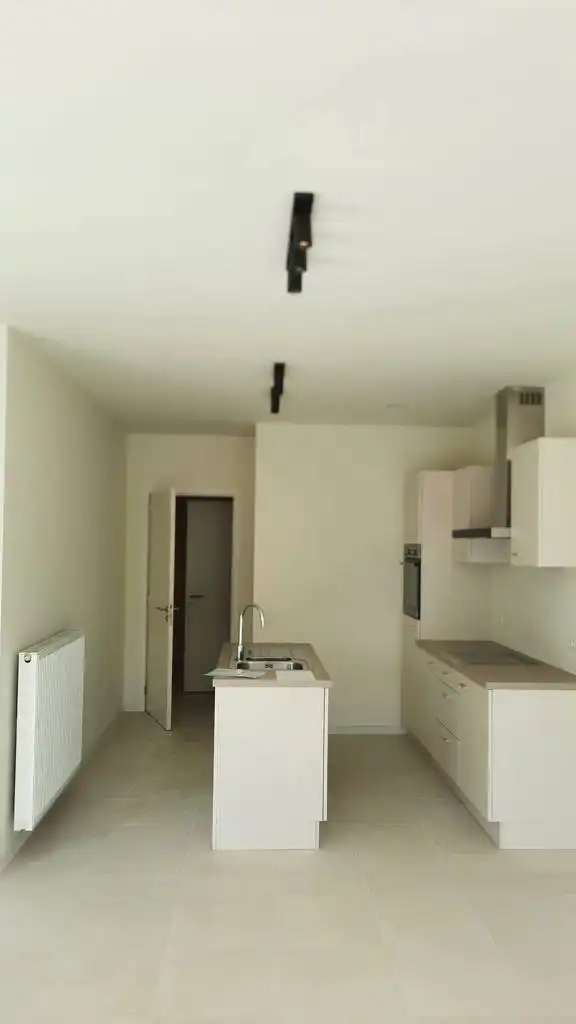 Tweekamerappartement met terras en twee binnenstaanplaatsen foto 2