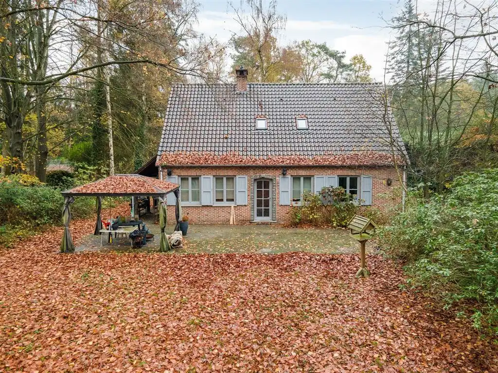 Charmant landhuis in doodlopende straat op 2.051m² foto 9