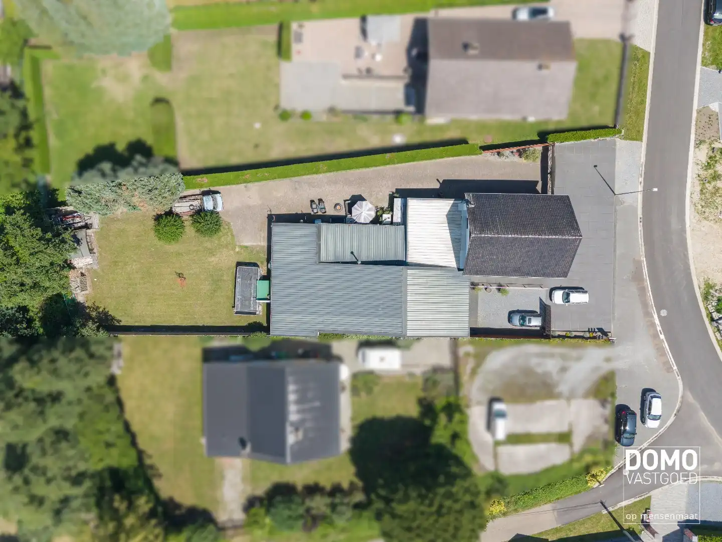 UNIEKE EIGENDOM MET WONING, 2 APPARTEMENTEN EN MAGAZIJNEN OP 13A88CA foto 13