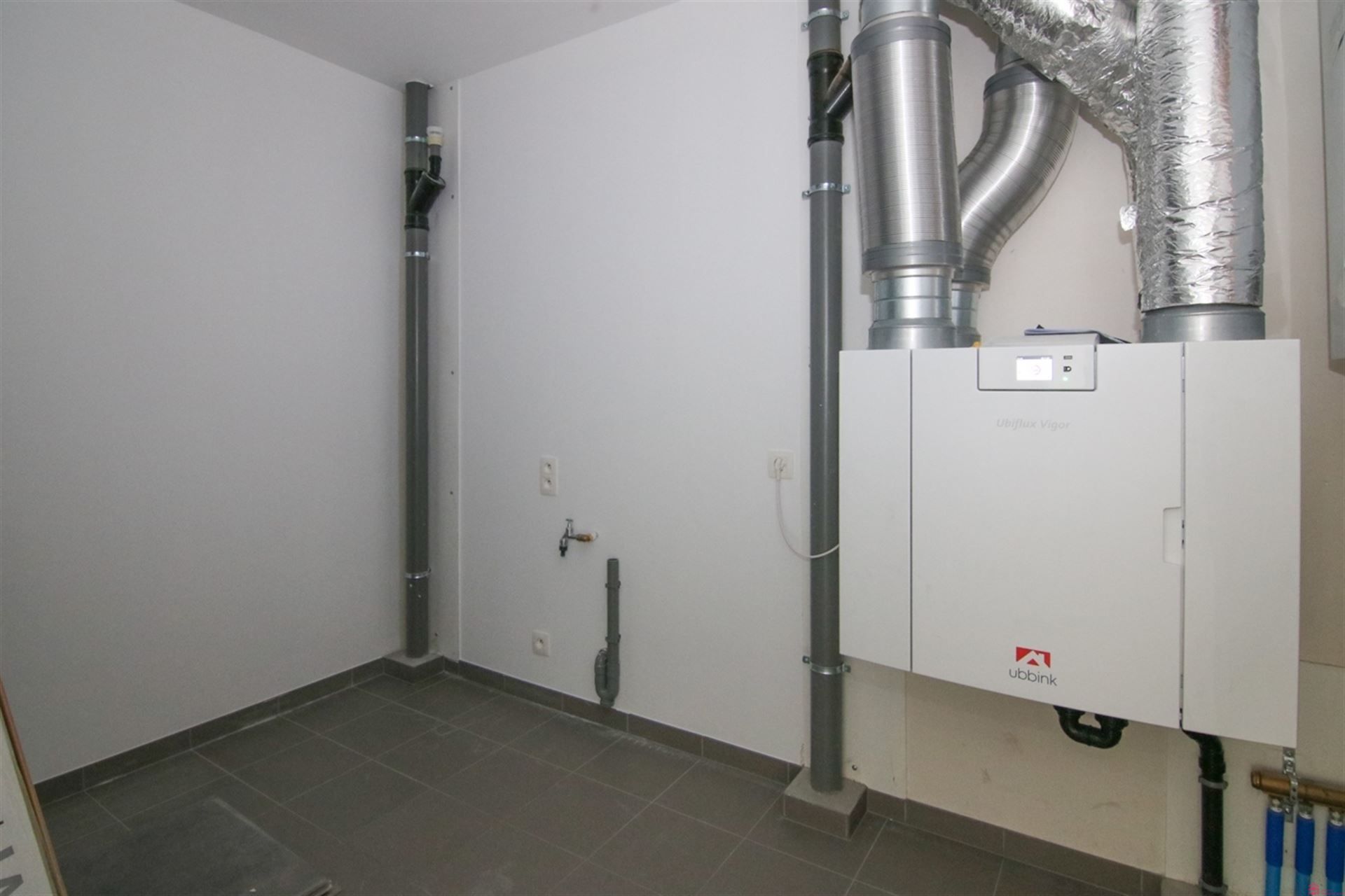 Recente woning te huur in een rustige verkaveling nabij centrum wevelgem foto 6