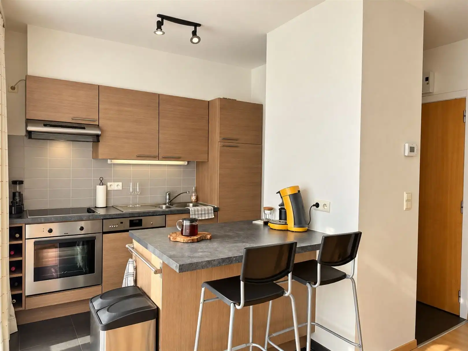 Centraal gelegen appartement met ruim terras en 2 slaapkamers foto 4