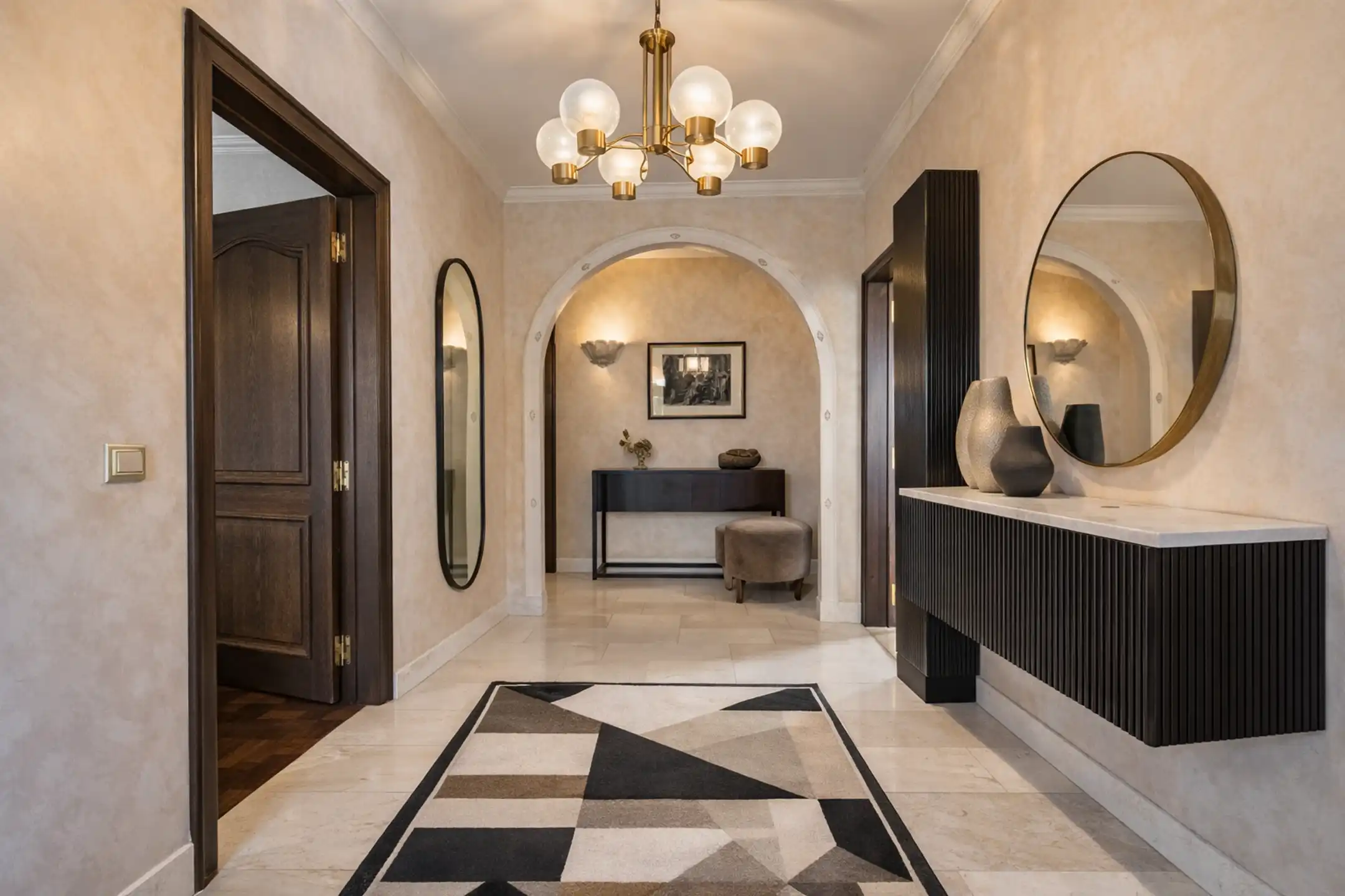 Vrijstaande woning met garage, bijgebouw en ruime zolder foto 3