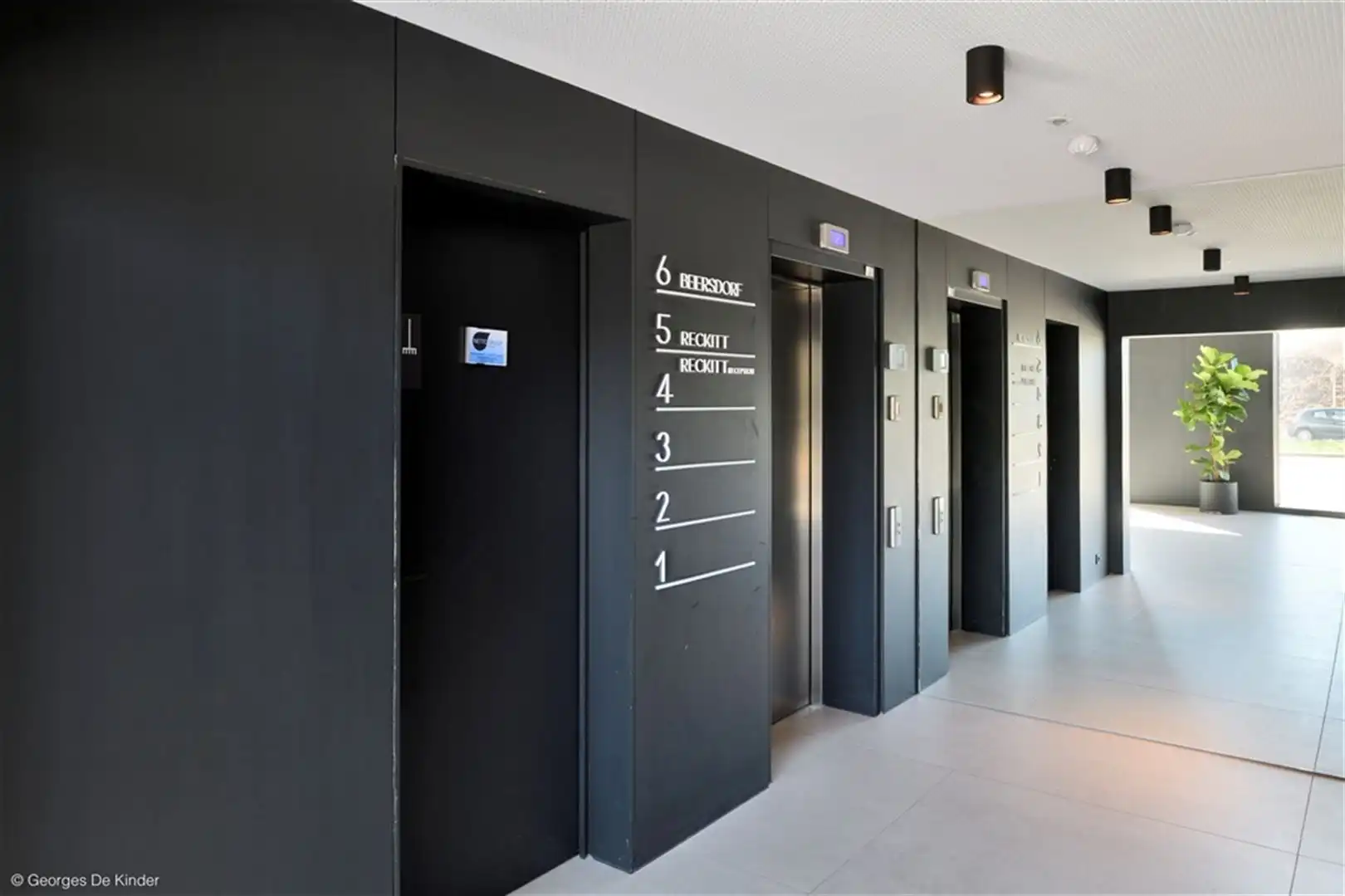 WHITE ANGLE: modulaire kantoren te huur vanaf 250m² foto 4