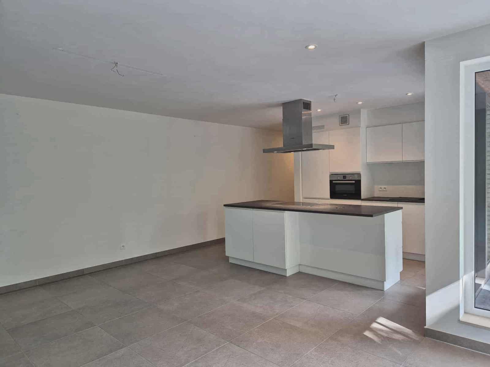Eenslaapkamerappartement met garage en terras foto 2