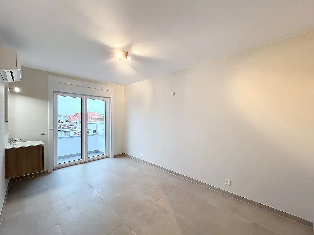 Instapklaar appartement met centrale ligging nabij het station in Heist foto 13