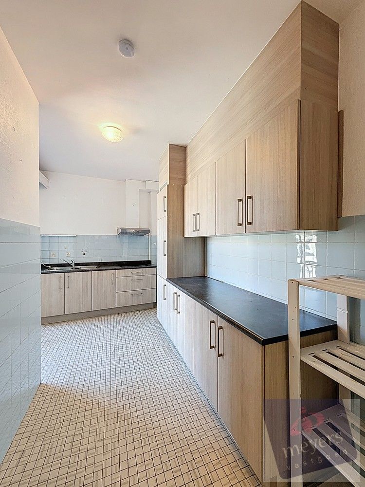 Ruim en lichtrijk appartement met 3 slaapkamers in hartje Hasselt foto 5