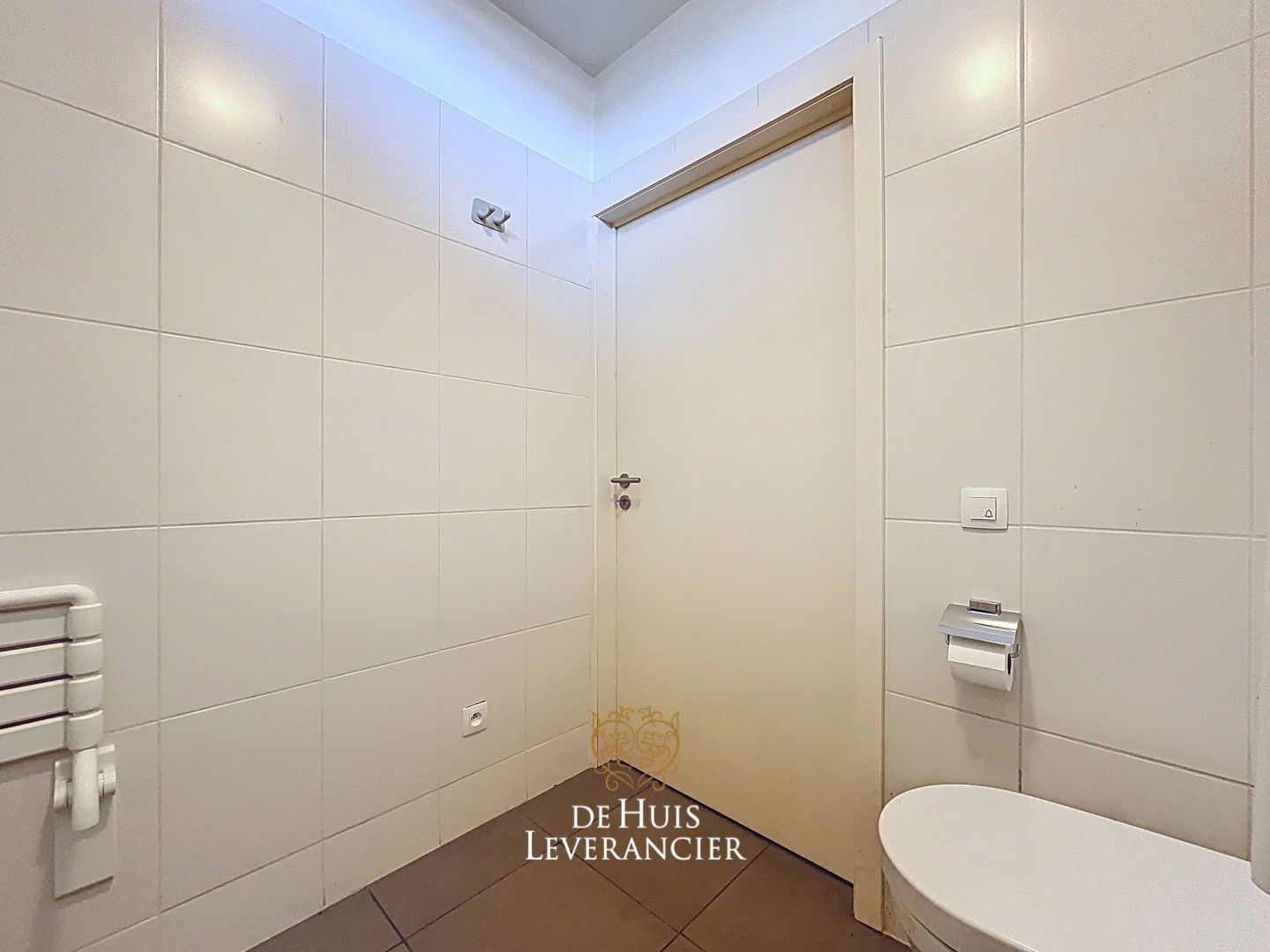 Luxueuze serviceflat met 1 slk en ruim terras foto 18