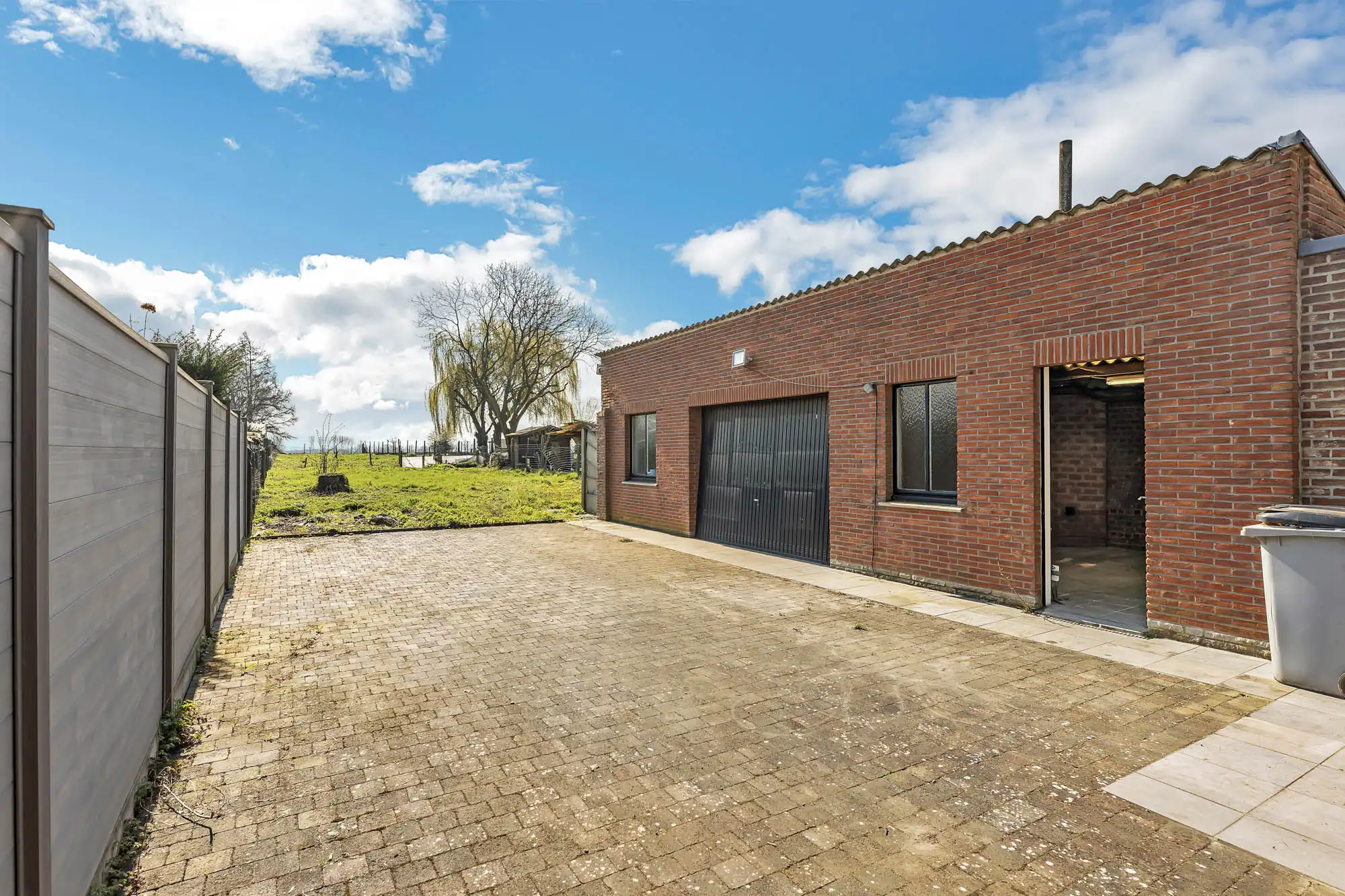 Robuuste woning op ruim perceel foto 27