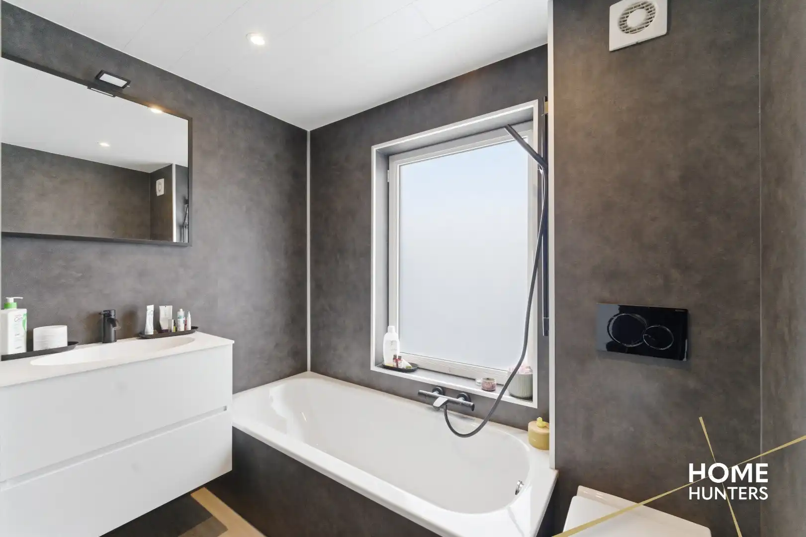 Instapklare woning met 3 slaapkamers op gunstige ligging te Ieper! foto 13