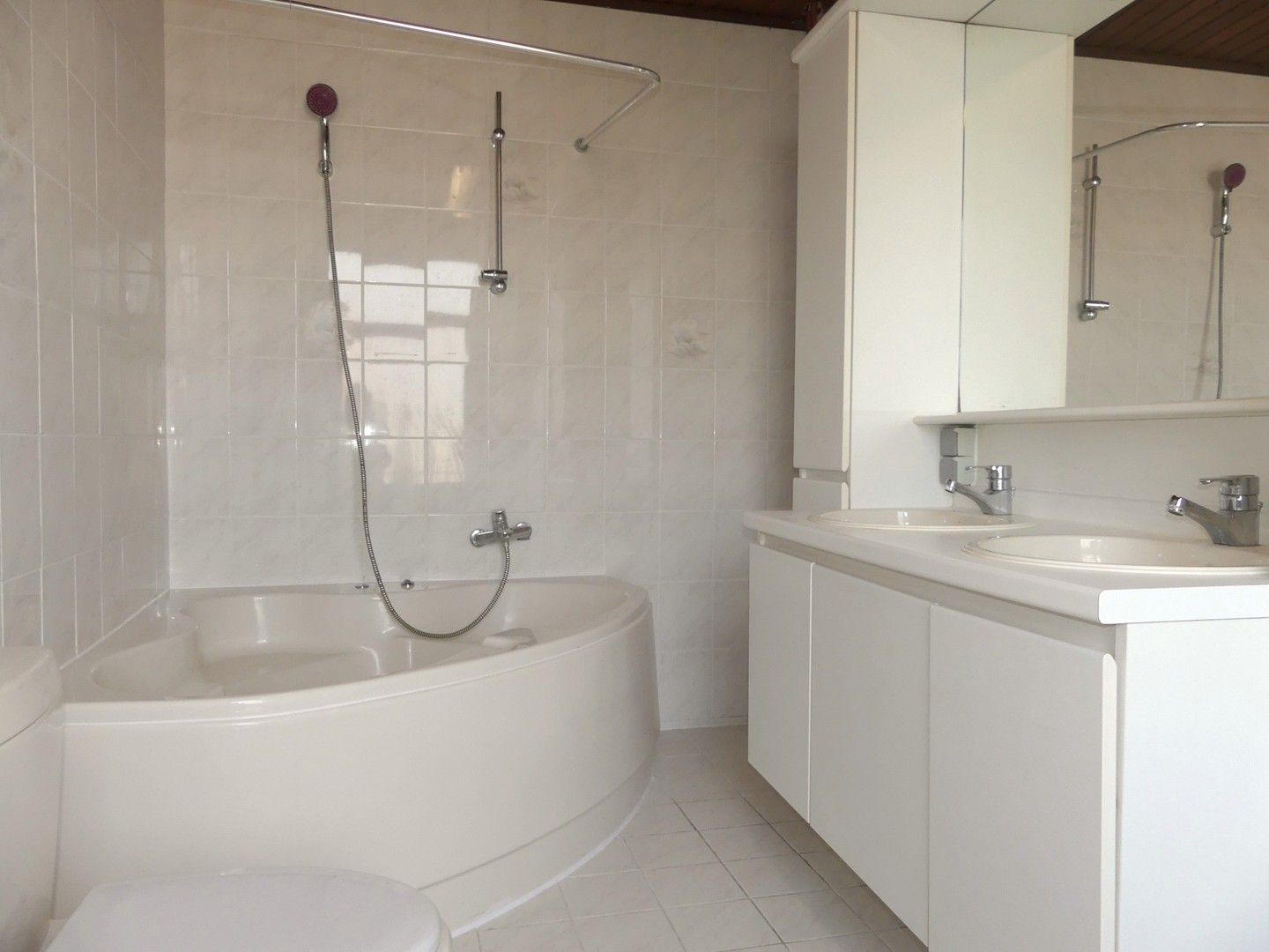 Ruime en instapklare gezinswoning met 5 slaapkamers foto 10