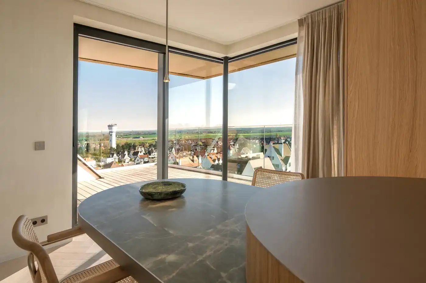 Uitzonderlijk duplex penthouse met een ideale oriëntatie en een fenomenaal panoramisch zicht over de Noordzee, Duinbergen en het Albertstrand foto 12